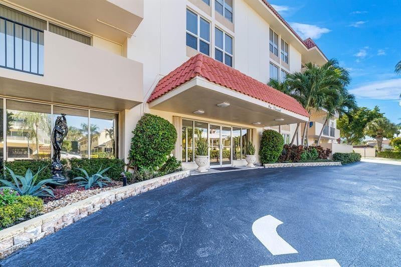 1000 SPANISH RIVER Road 2P