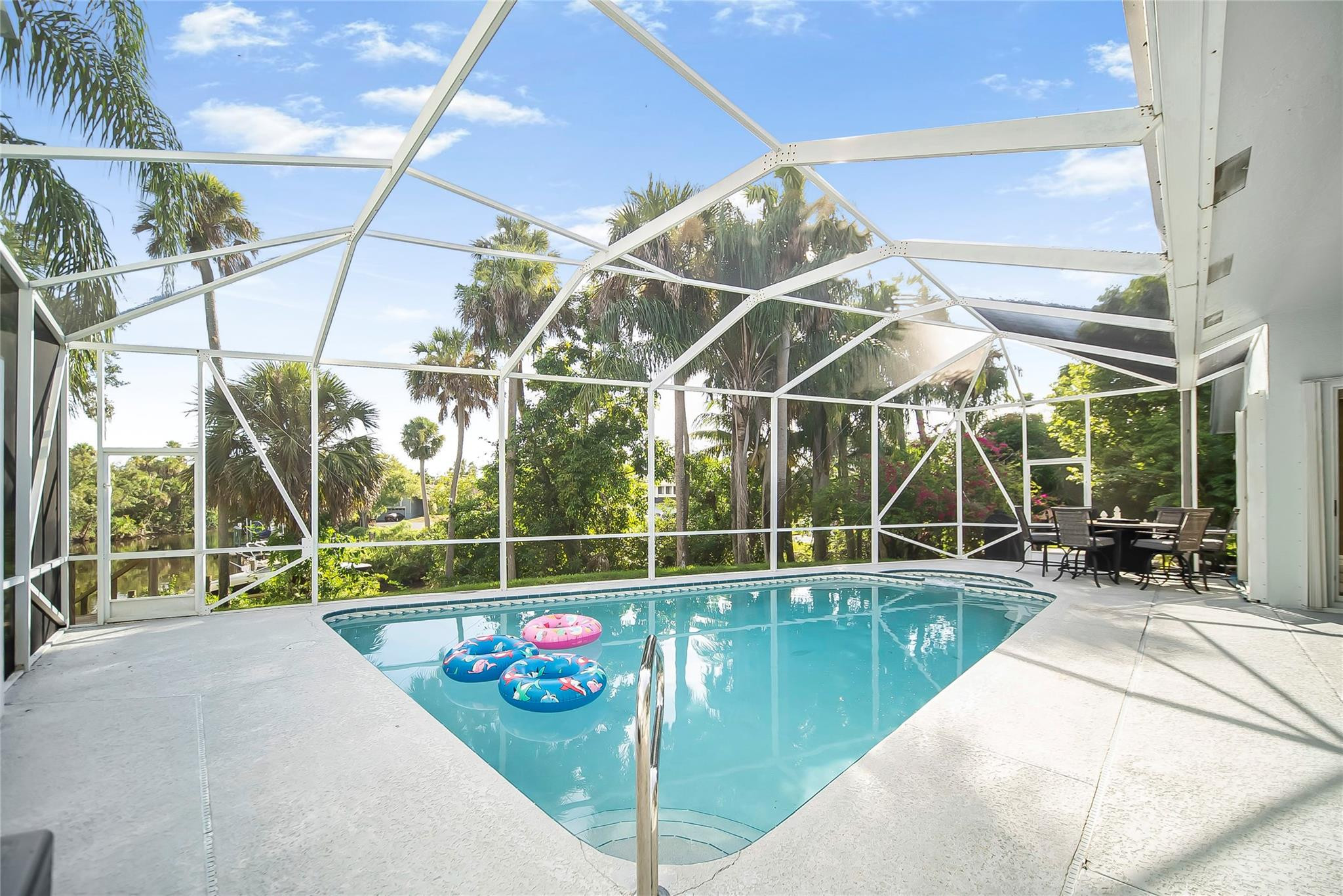 RIVERS EDGE - Residential