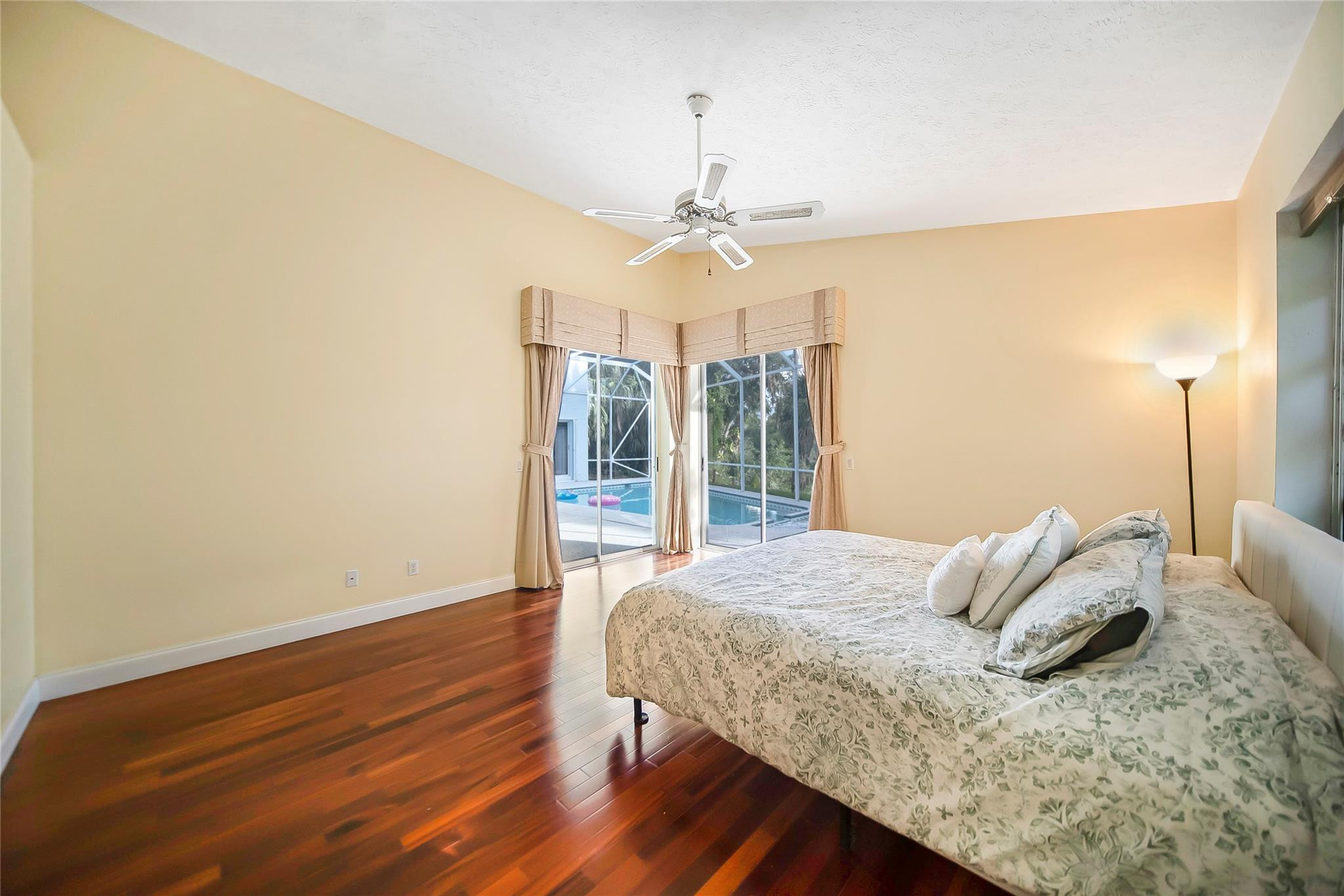 RIVERS EDGE - Residential