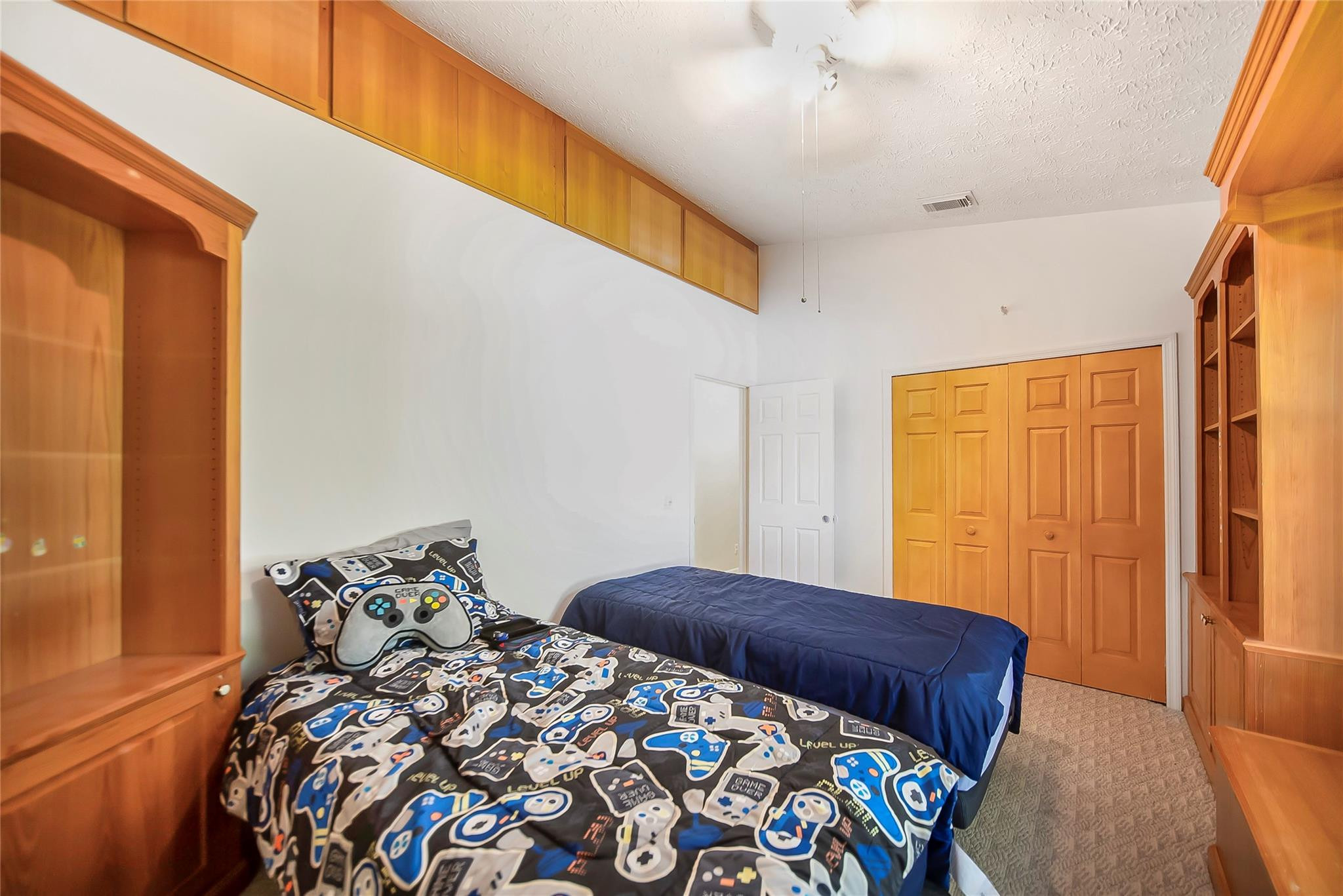 RIVERS EDGE - Residential