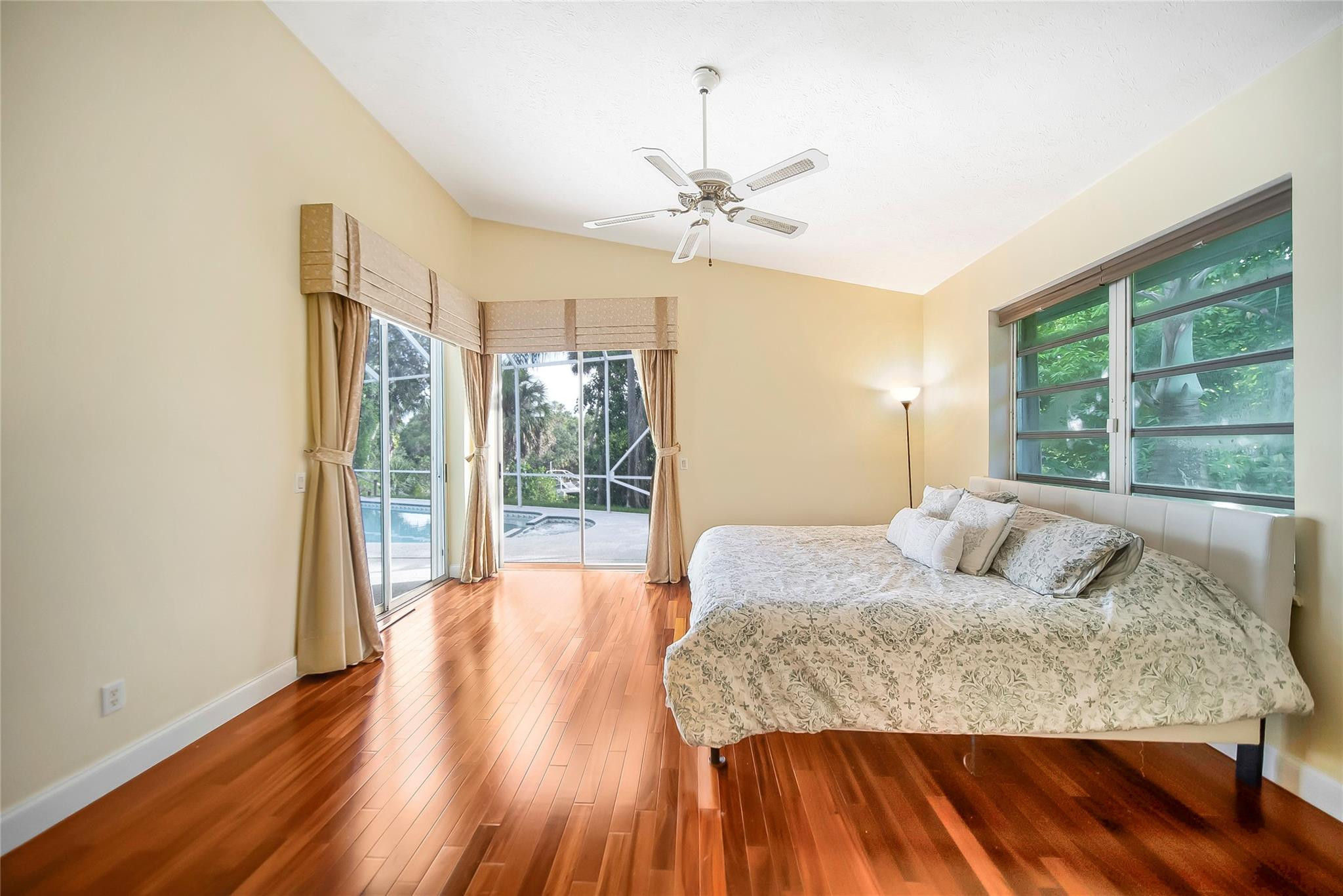 RIVERS EDGE - Residential