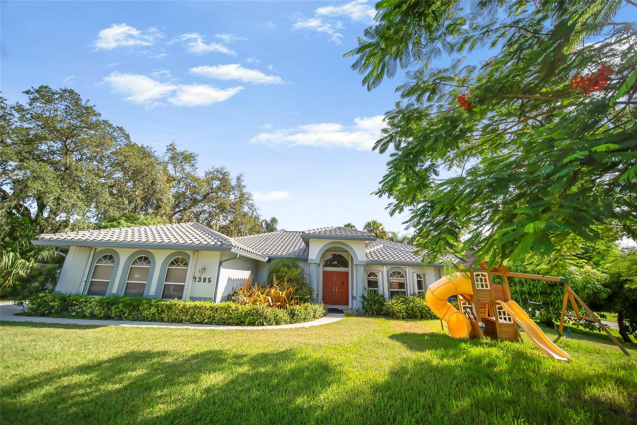 RIVERS EDGE - Residential