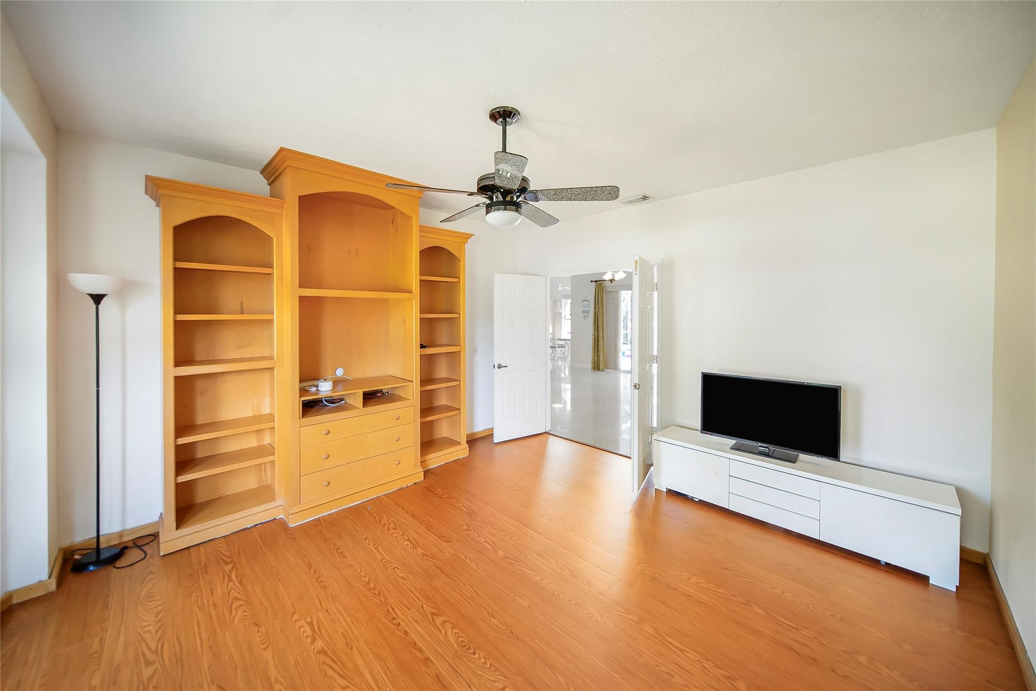 RIVERS EDGE - Residential