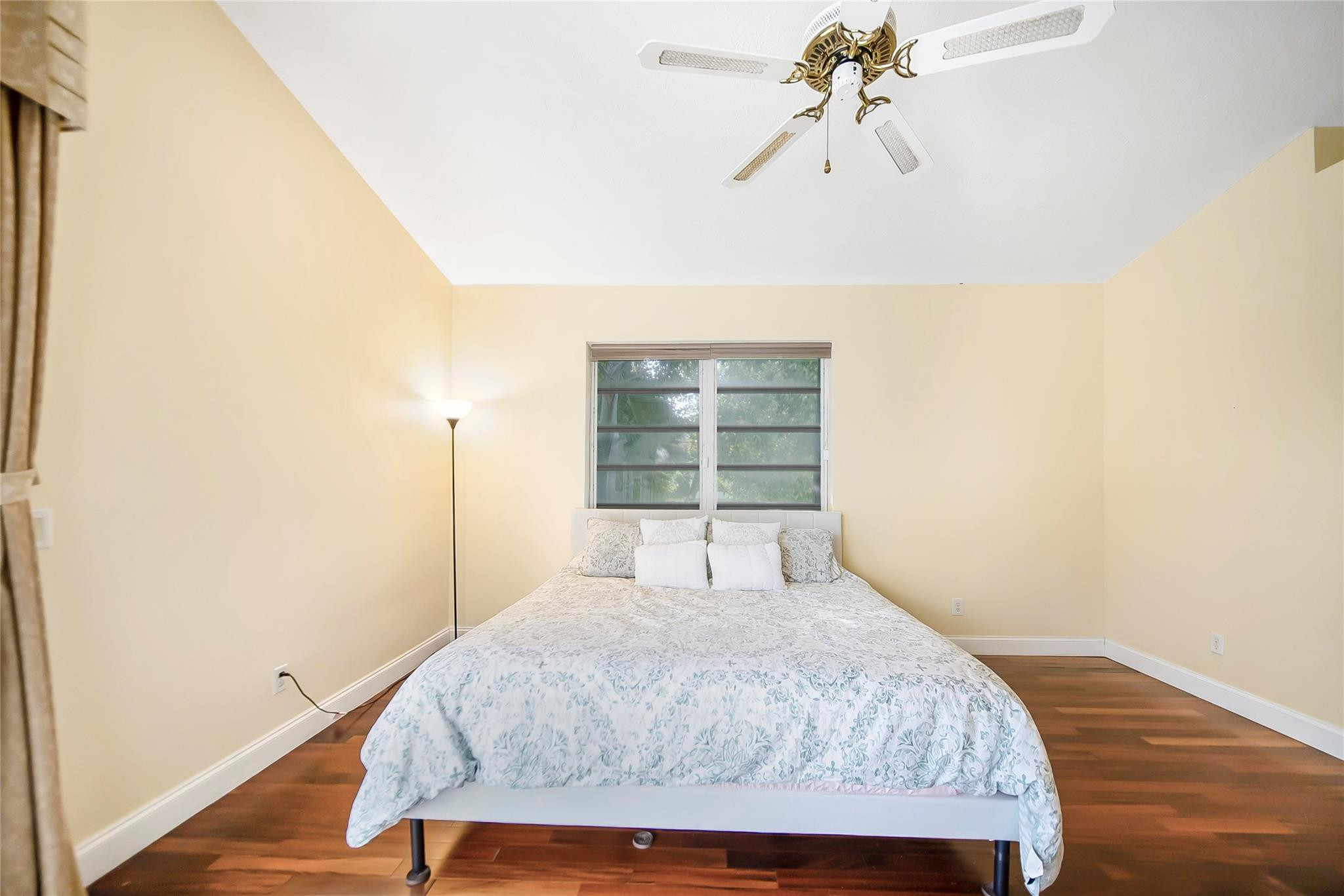 RIVERS EDGE - Residential