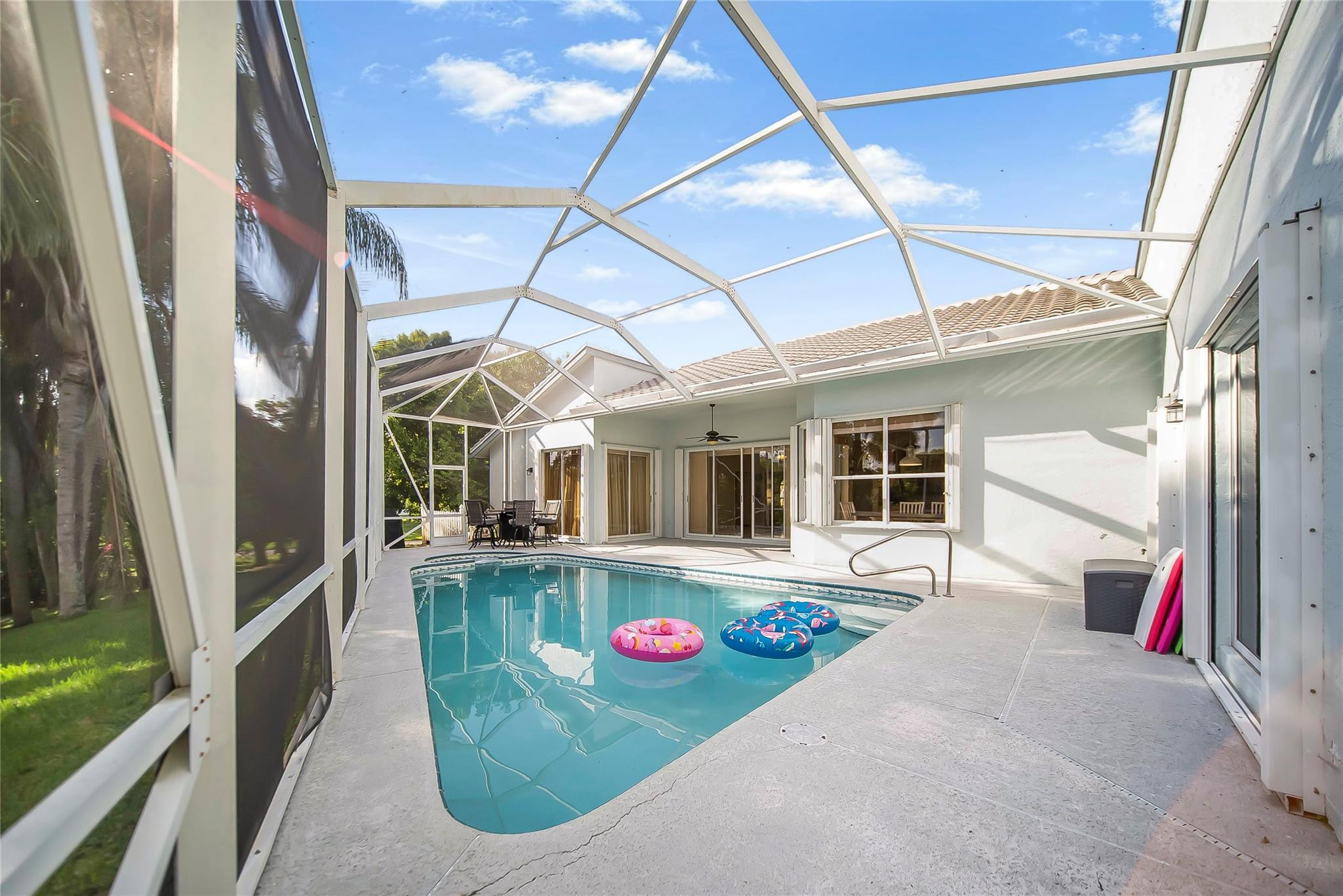 RIVERS EDGE - Residential