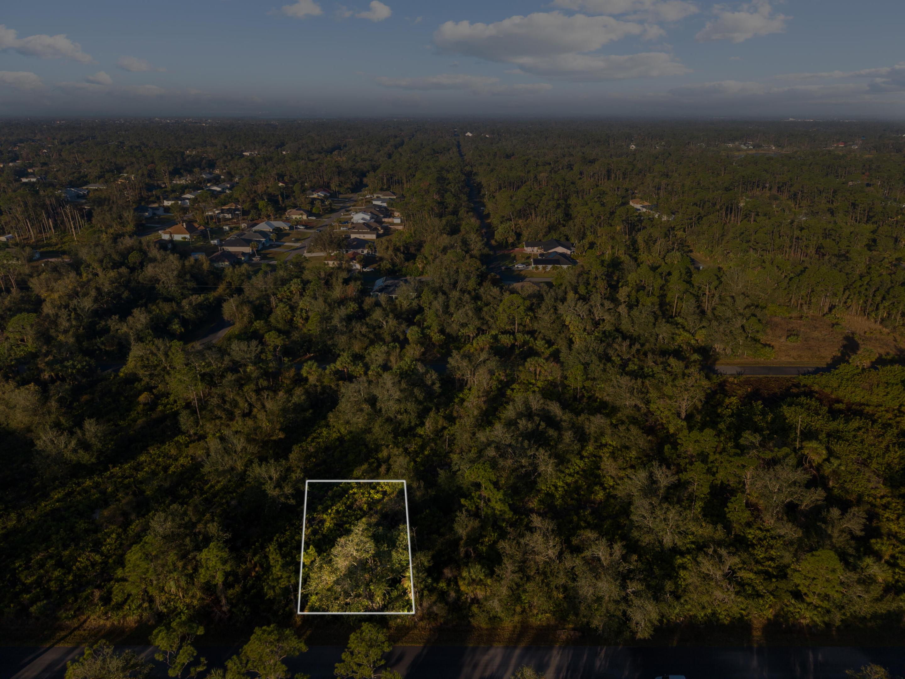 PORT CHARLOTTE SEC 8 - Land