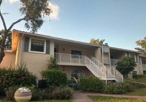 Condominium in Boynton Beach FL 14 Westgate Ln Ln.jpg