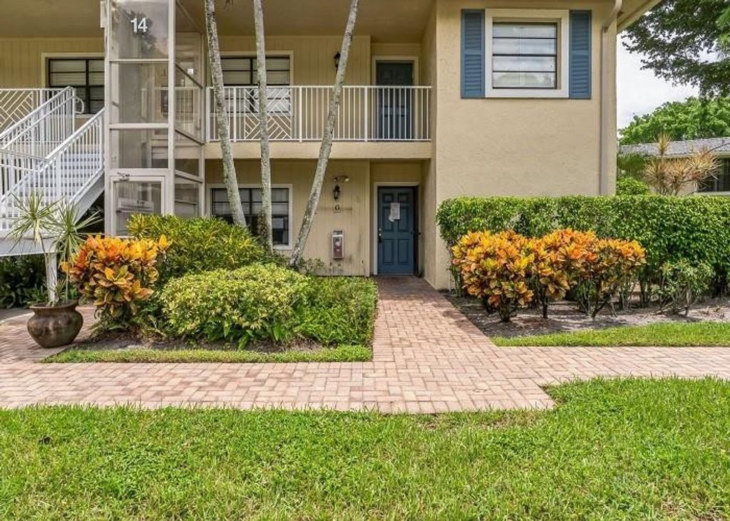 Photo of 14 Westgate Lane #G, Boynton Beach, FL 33436 (MLS # F10444944)