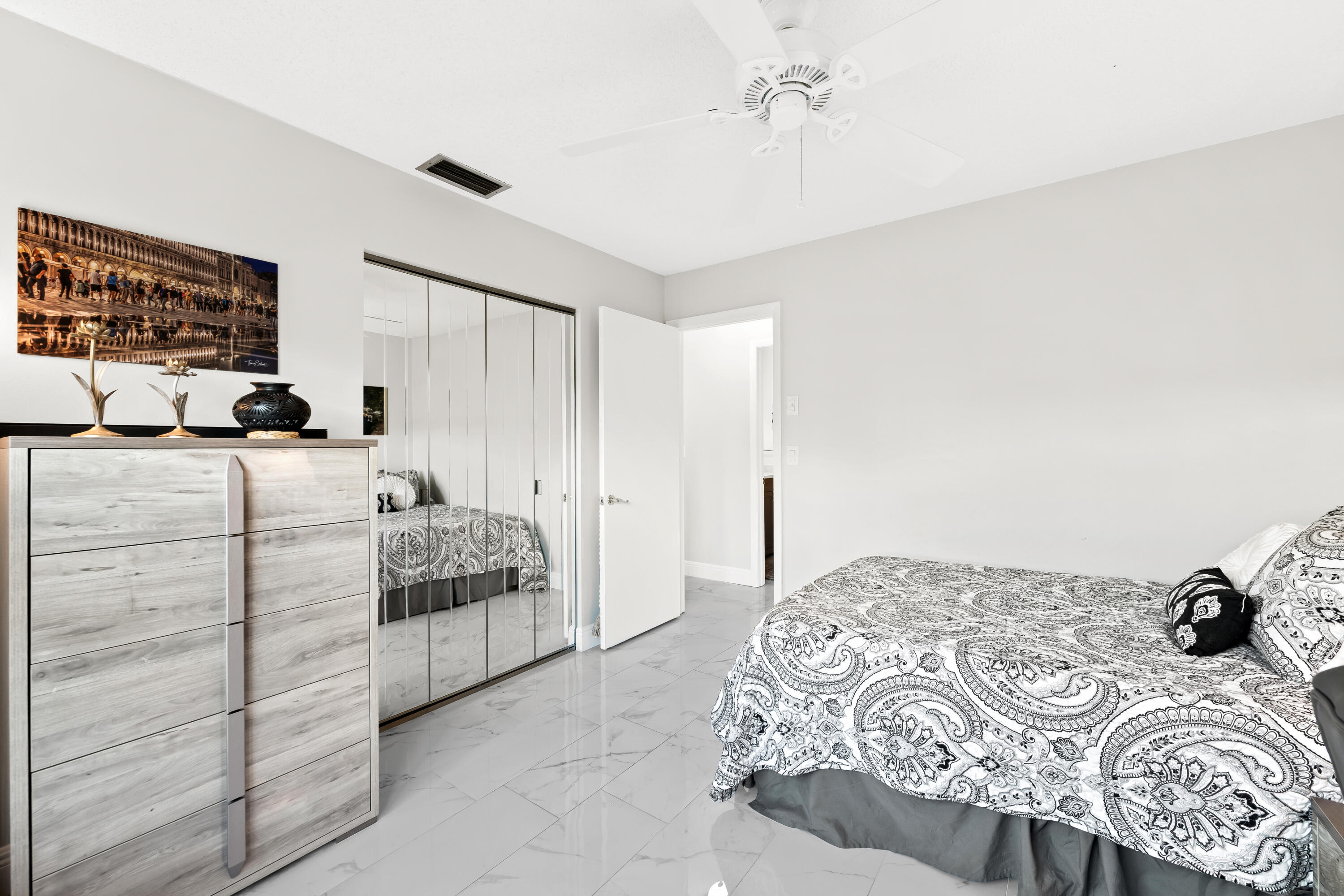 KINGS POINT 4 - Residential