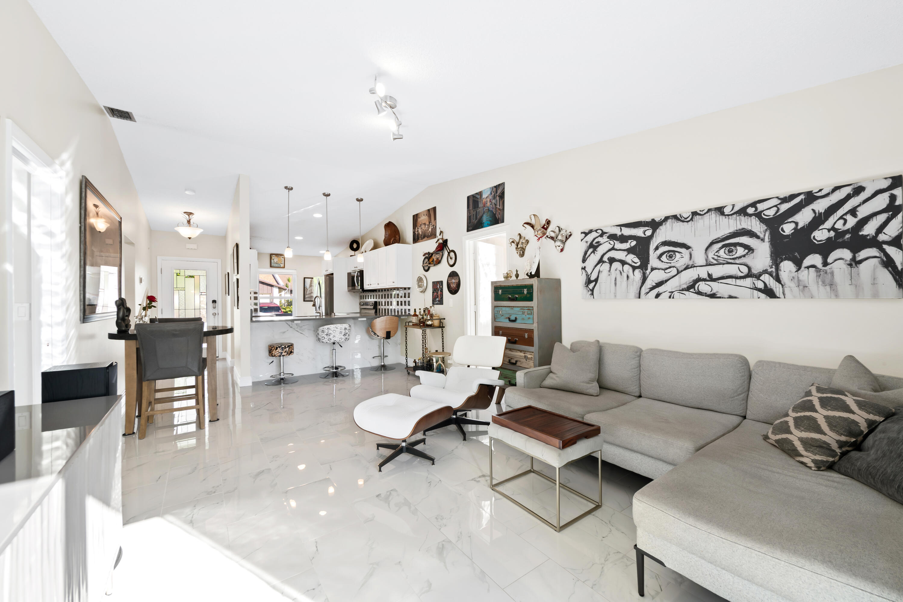 KINGS POINT 4 - Residential