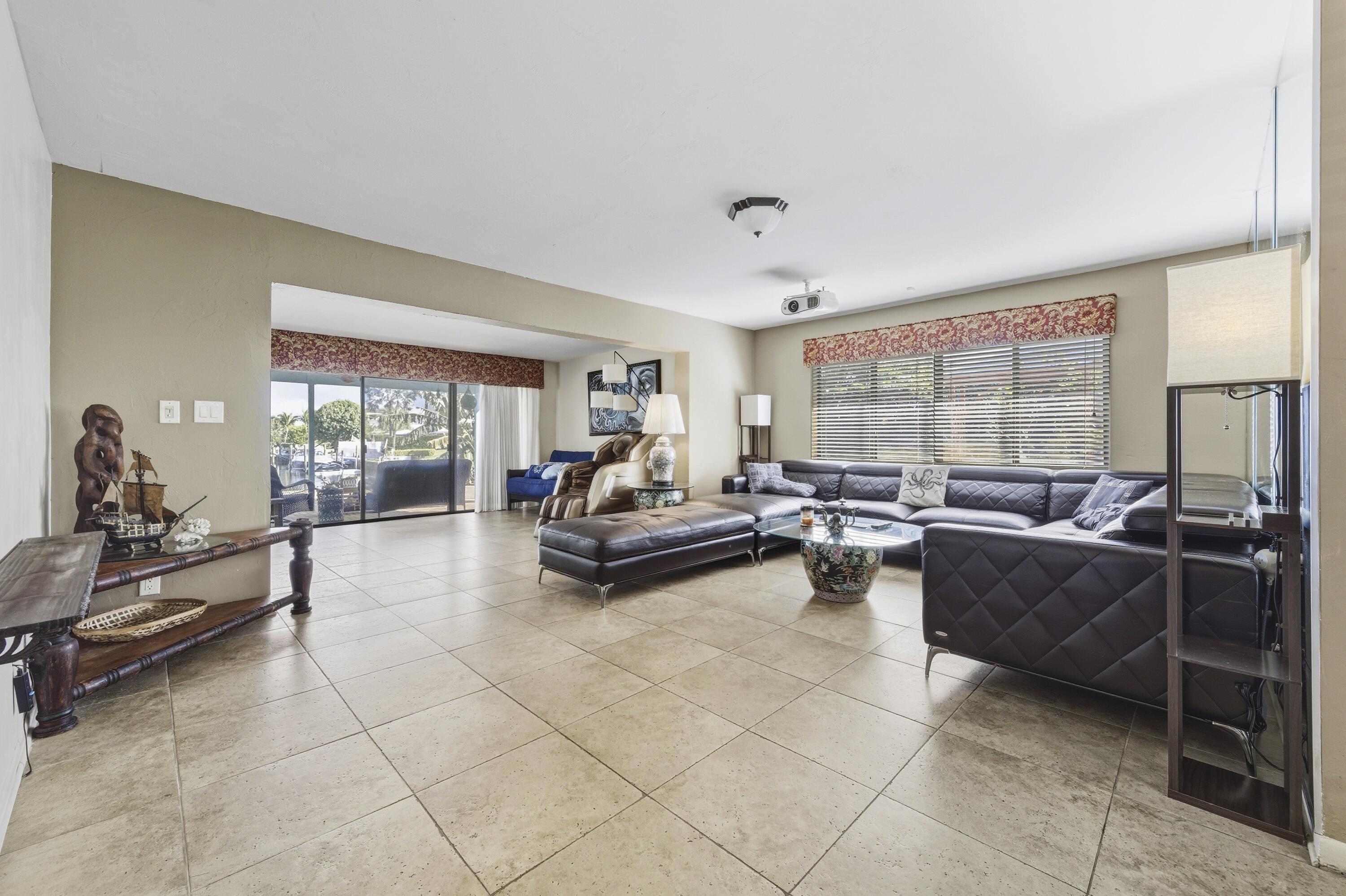 NORTH PALM BEACH VILLAGE OF 2 - Residential