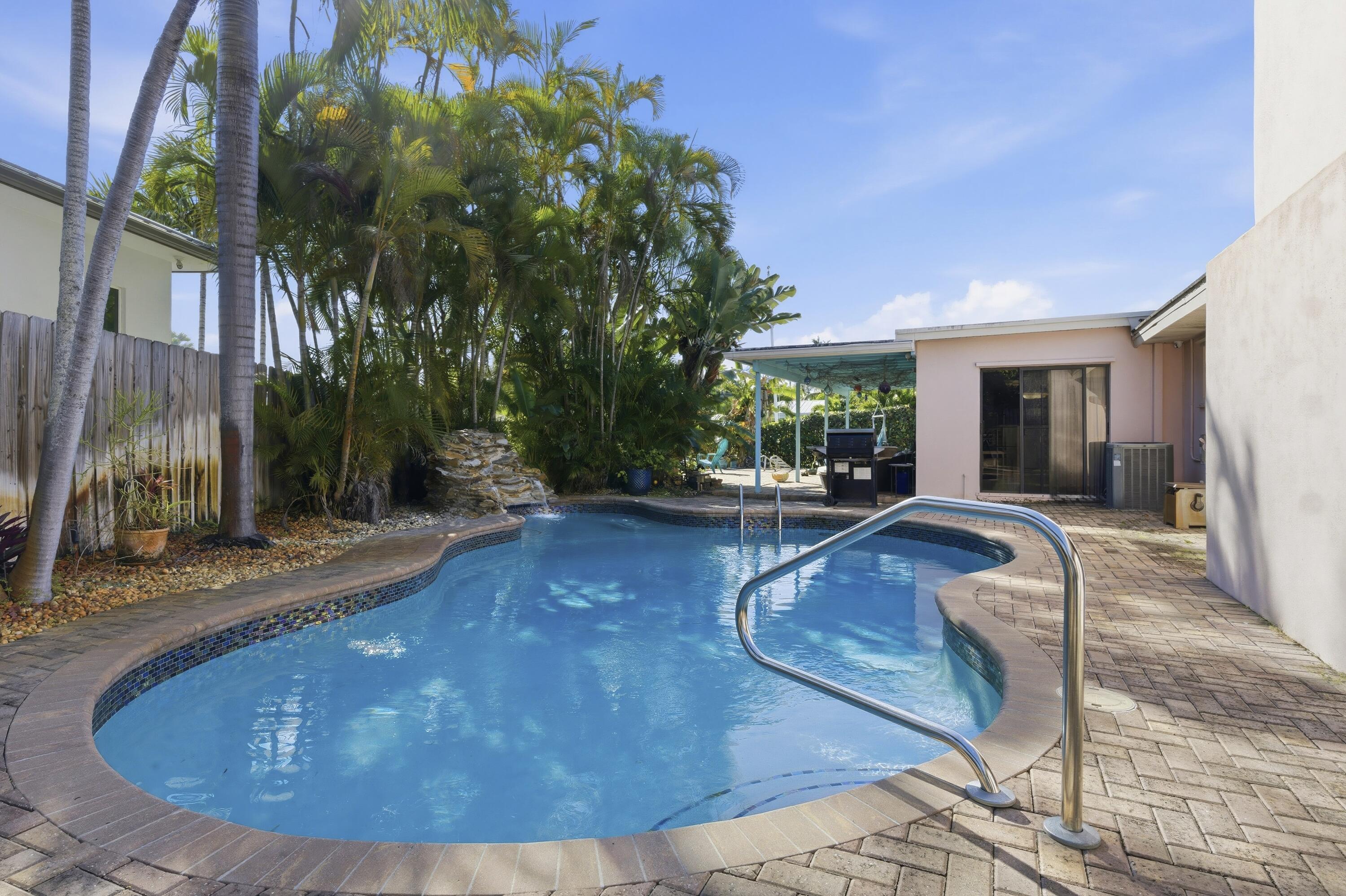 NORTH PALM BEACH VILLAGE OF 2 - Residential