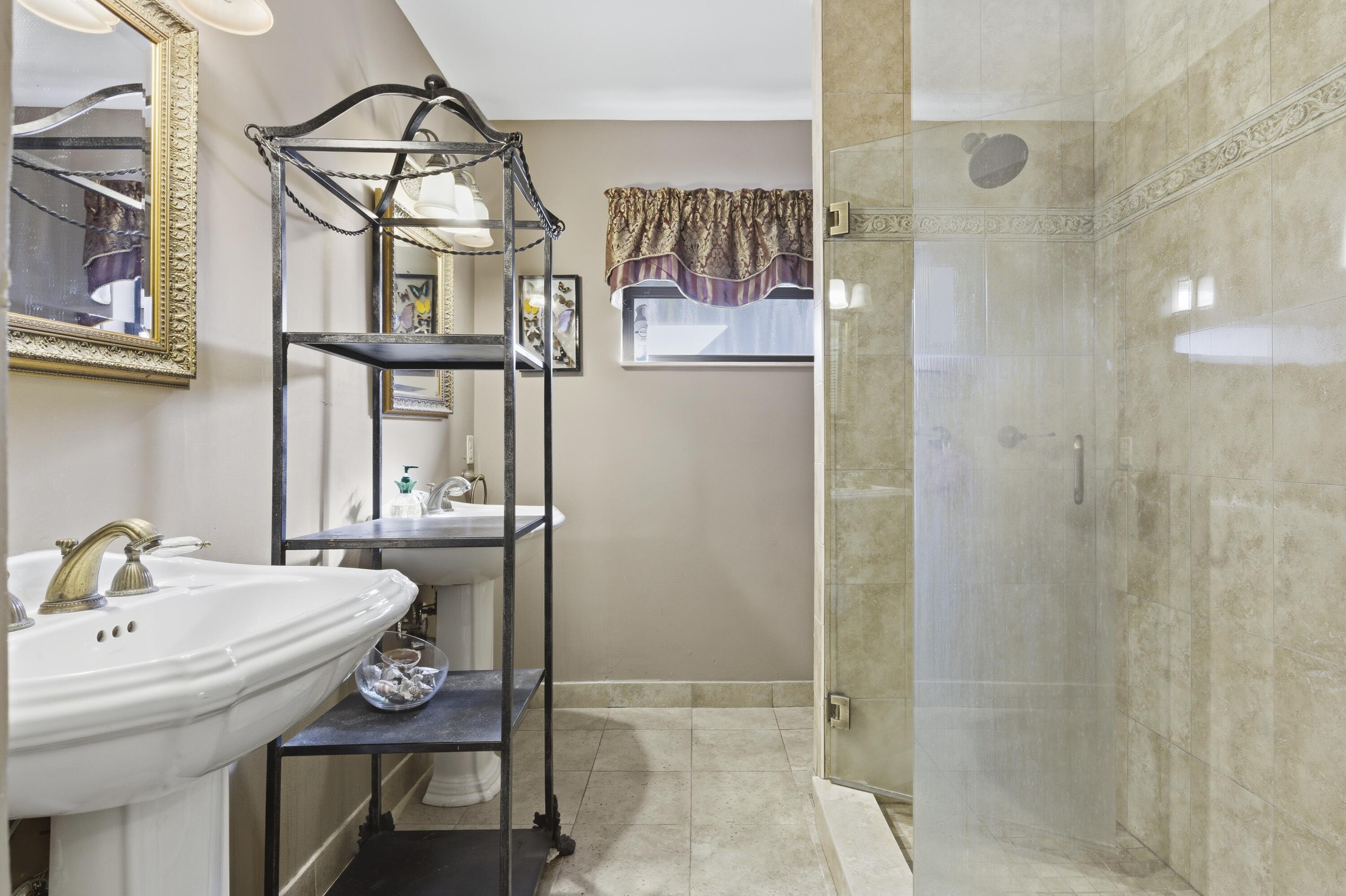 NORTH PALM BEACH VILLAGE OF 2 - Residential