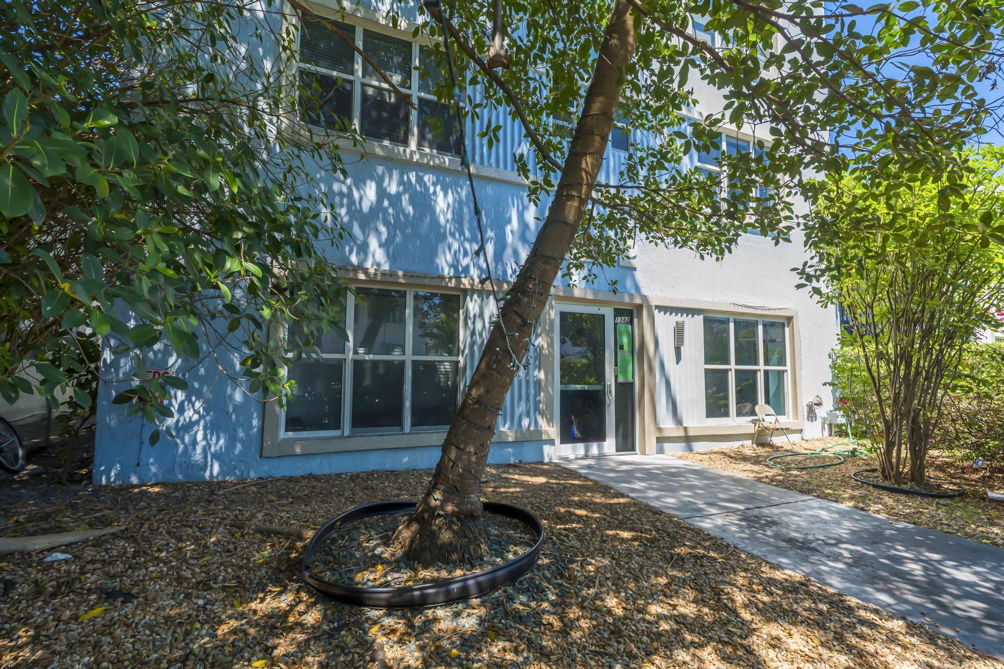 1342 Drexel Avenue 206