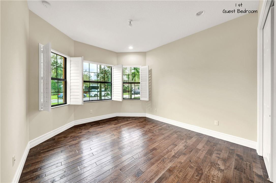 Seven Bridges - Residential