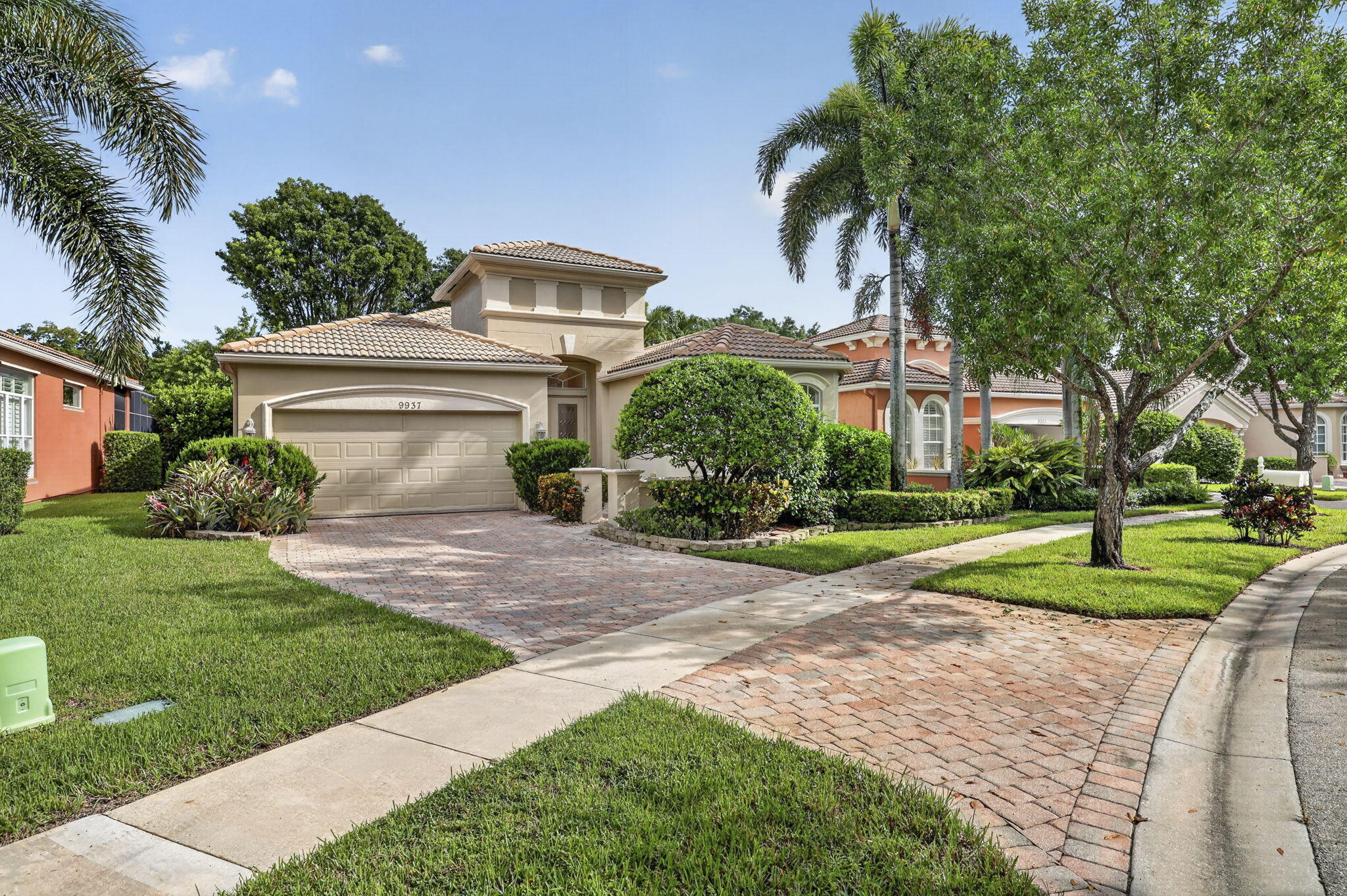 Properties 9937 Via Elegante