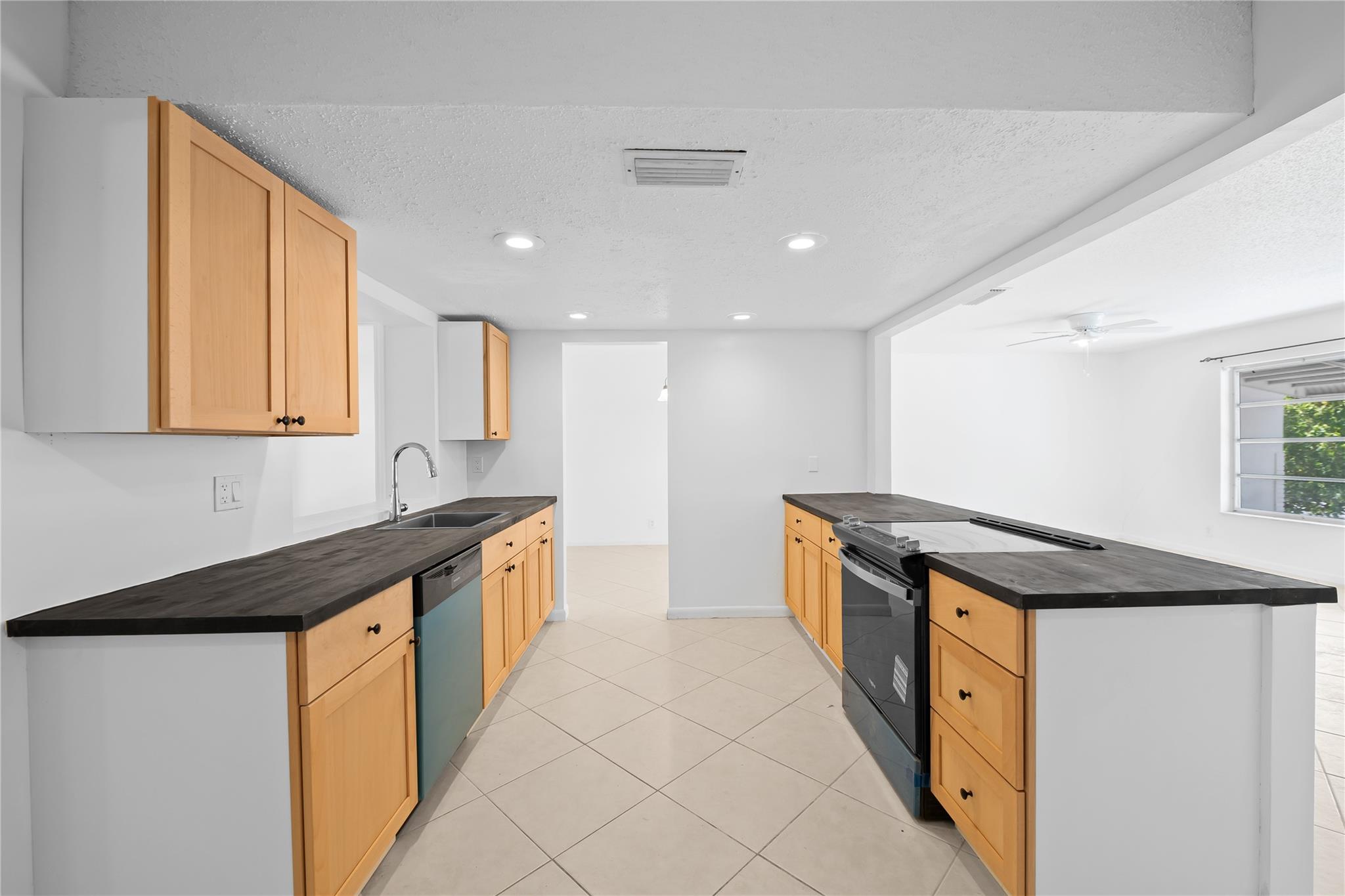 Paradise Gardens Sec 3 72 - Residential