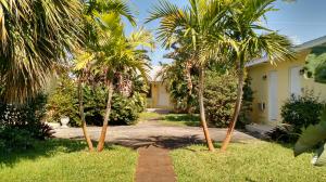 Nice efficiency apartment surrounded by lush gardens. One main room with a separate kitchen and bathroom. The living space has laminate floors, tile in the bathroom. There is some outdoor green space, and a common area courtyard. This apartment is located in north east Lake Worth, just a short bike ride to the beach. The owner request that only one person reside, no pets, non smoker.