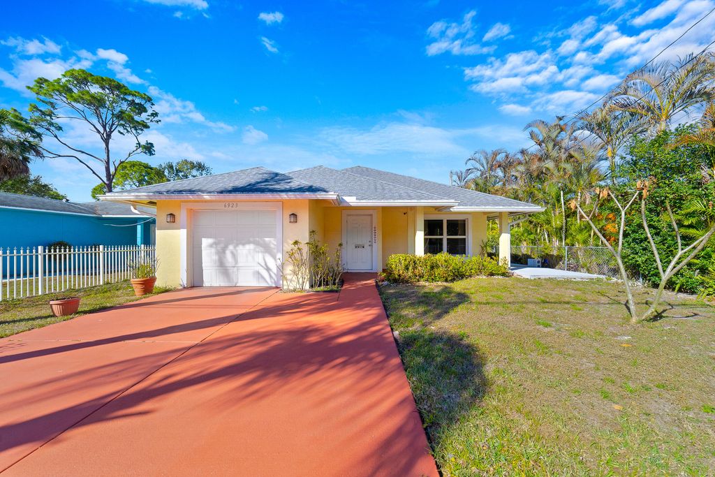 Photo of 6923 S 1st Street, Jupiter, FL 33458 (MLS # R11161421)