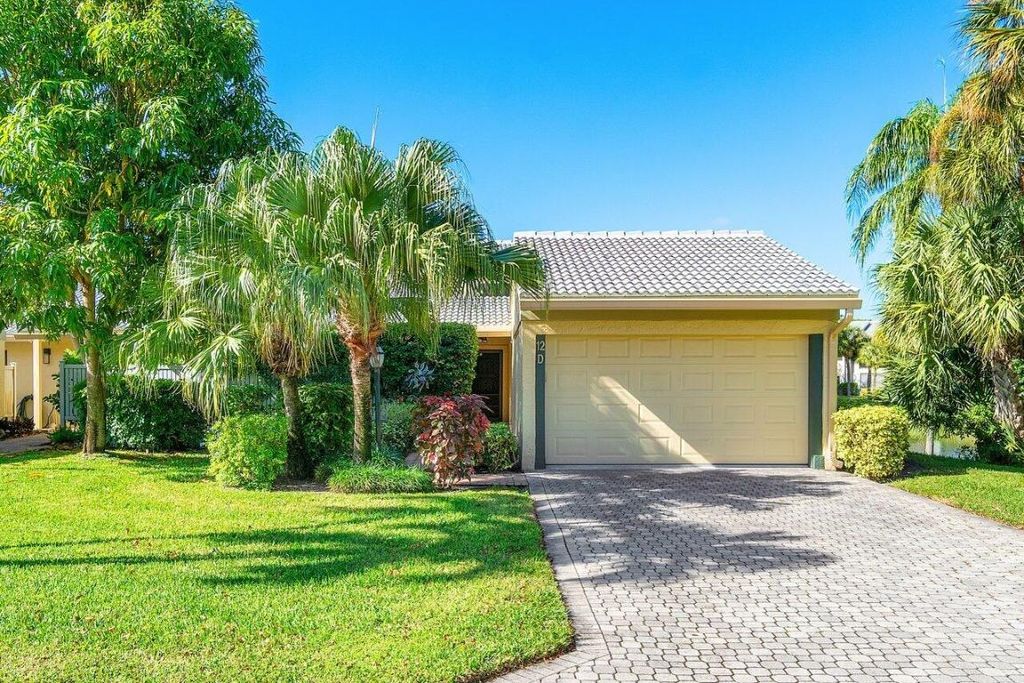 Photo of 12 Eastgate Drive #D, Boynton Beach, FL 33436 (MLS # R11116365)