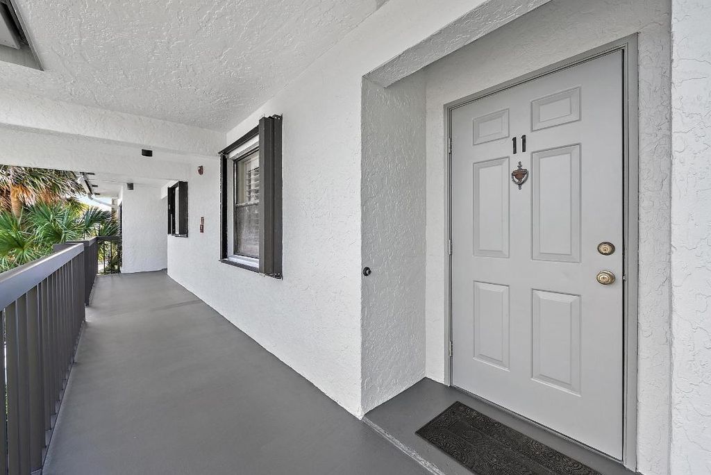 Photo of 1271 SE Parkview Place #H11, Stuart, FL 34994 (MLS # R11153798)