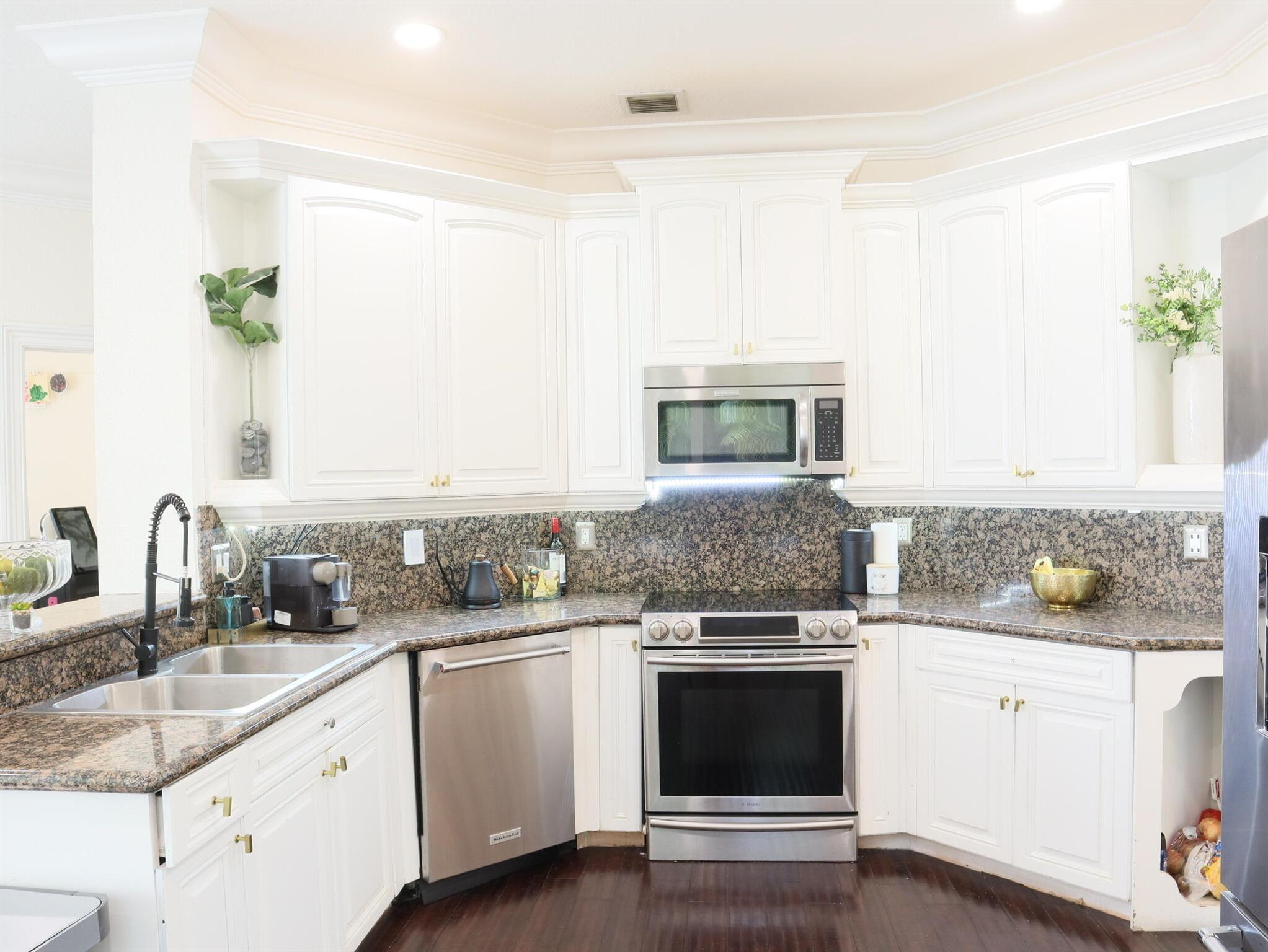9792 Vineyard Court