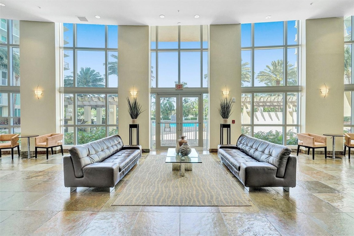 DUO CONDO - Residential