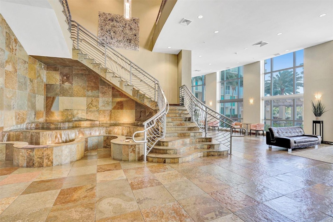 DUO CONDO - Residential