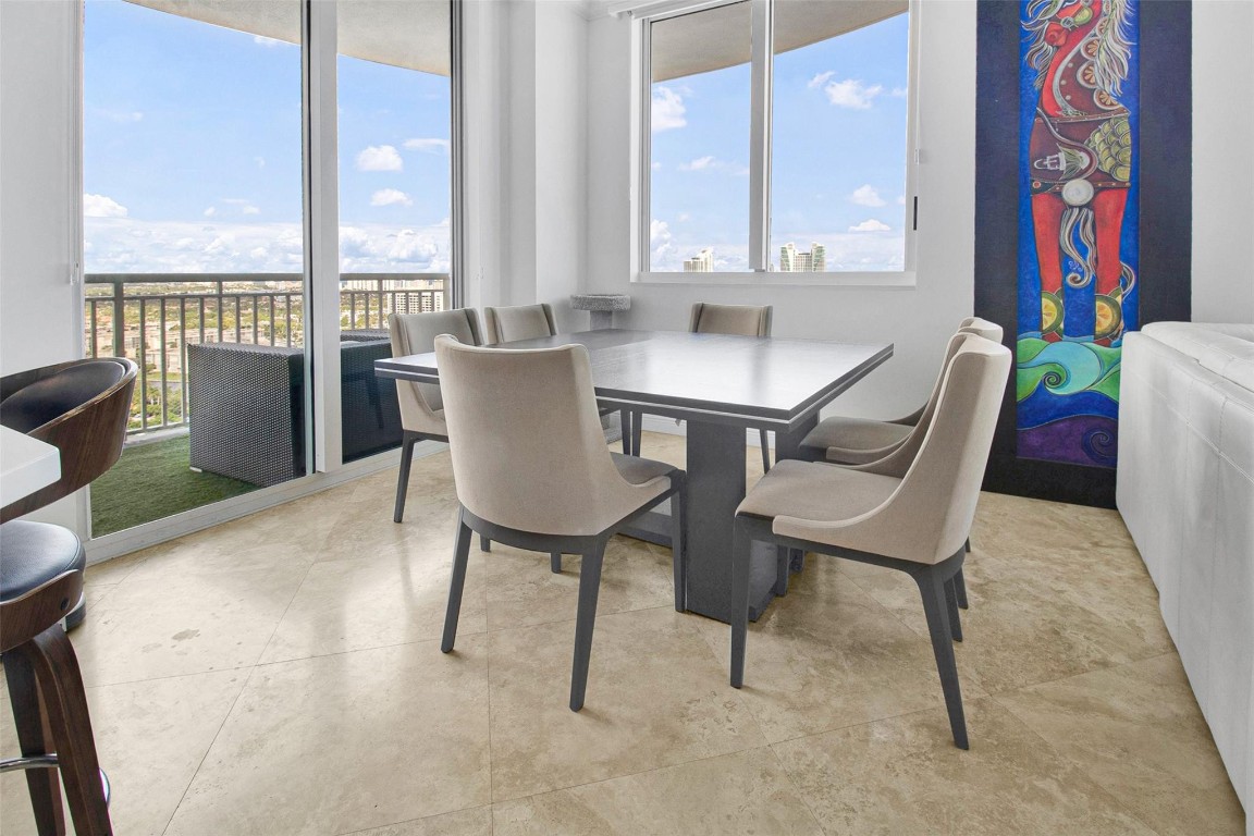 DUO CONDO - Residential