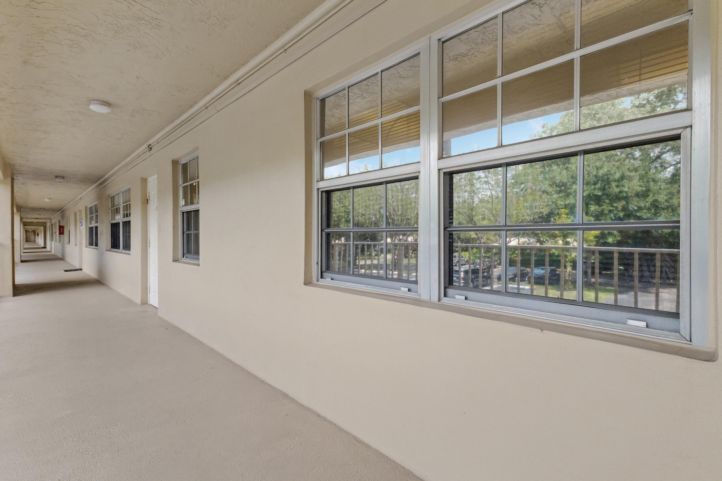 NO 123 PALM-AIRE COUNTRY CLUB - Residential