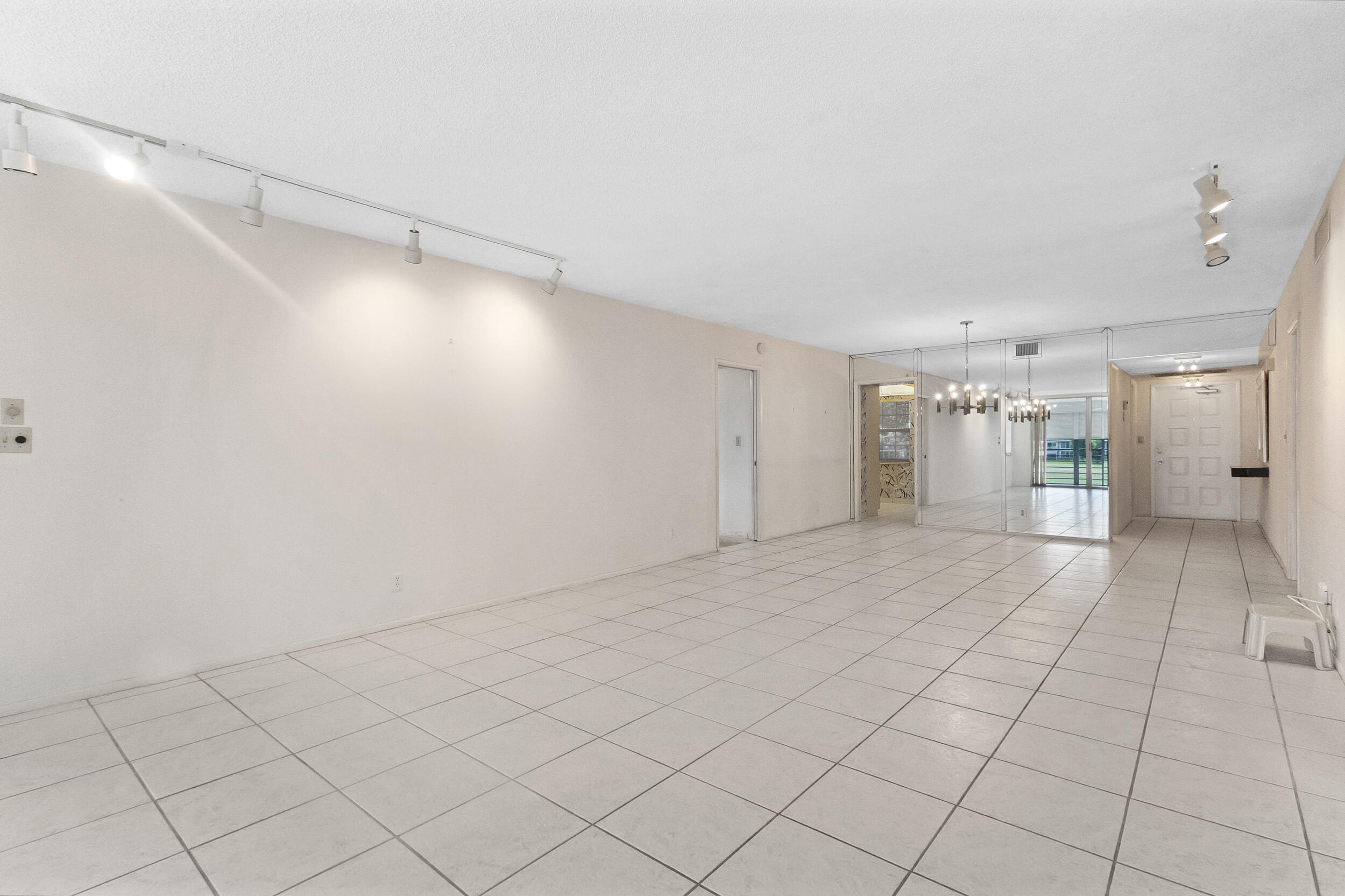 NO 123 PALM-AIRE COUNTRY CLUB - Residential