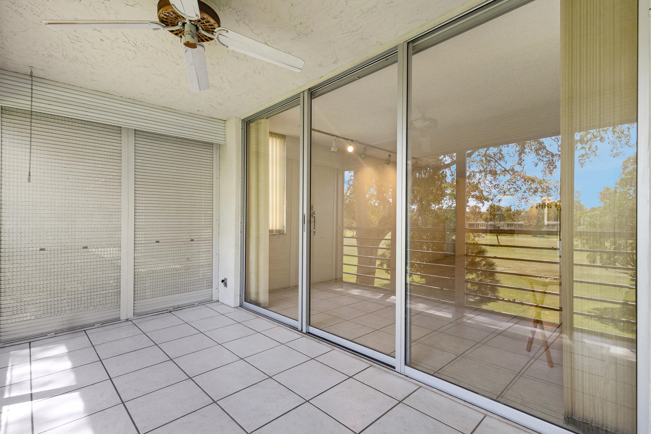 NO 123 PALM-AIRE COUNTRY CLUB - Residential