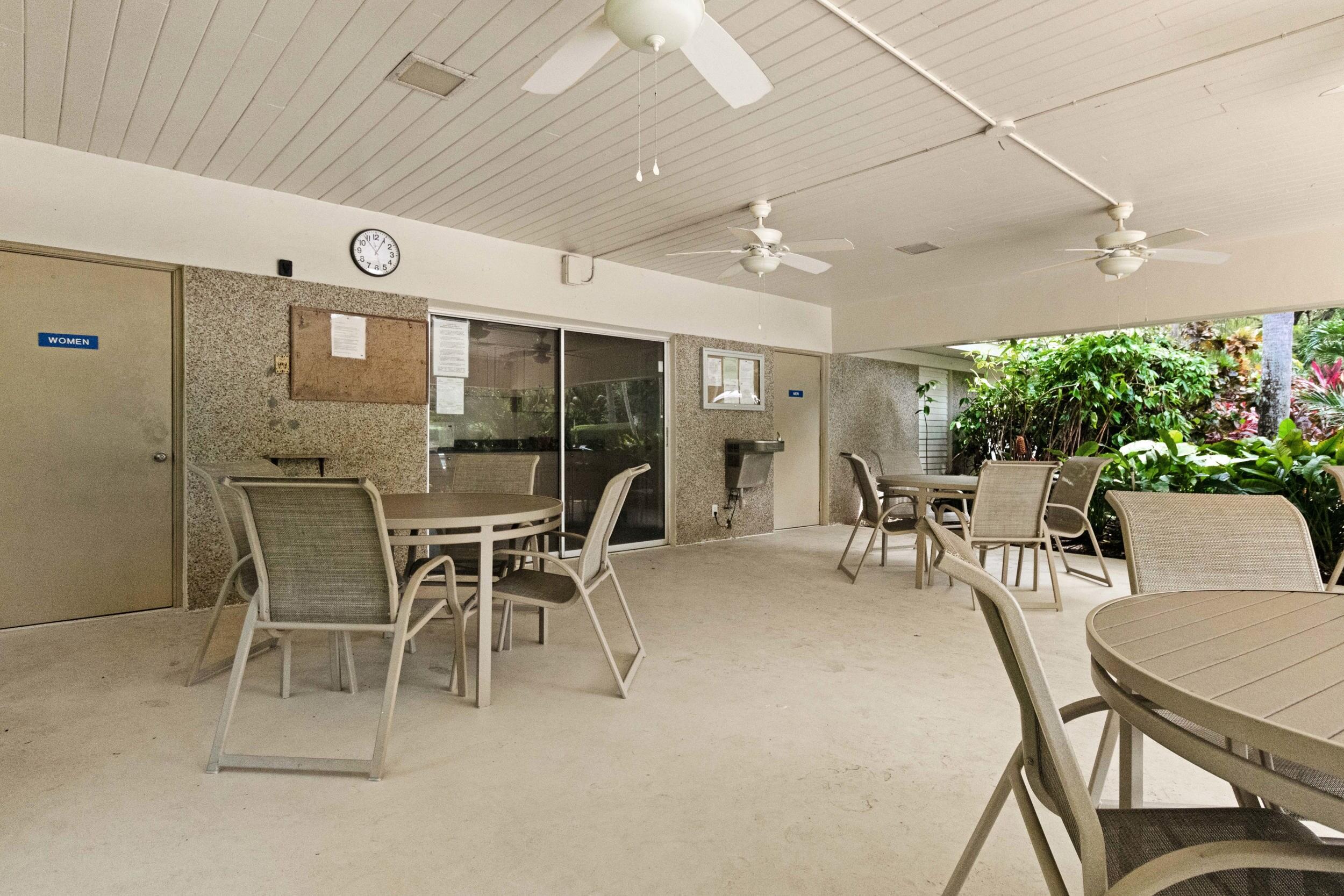 NO 123 PALM-AIRE COUNTRY CLUB - Residential