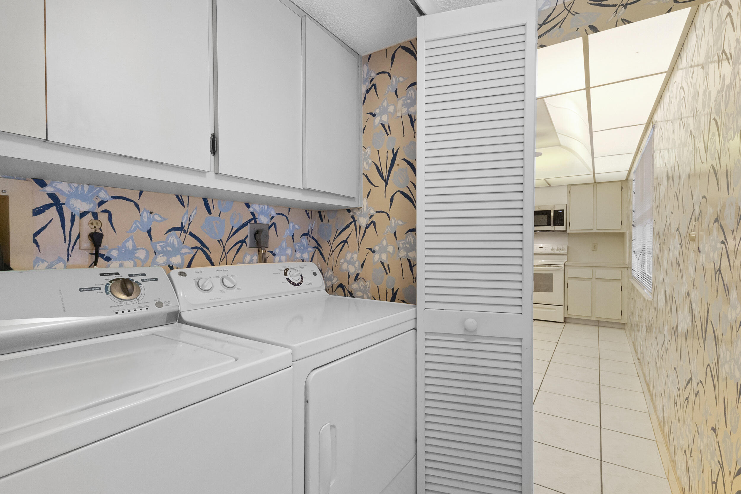 NO 123 PALM-AIRE COUNTRY CLUB - Residential