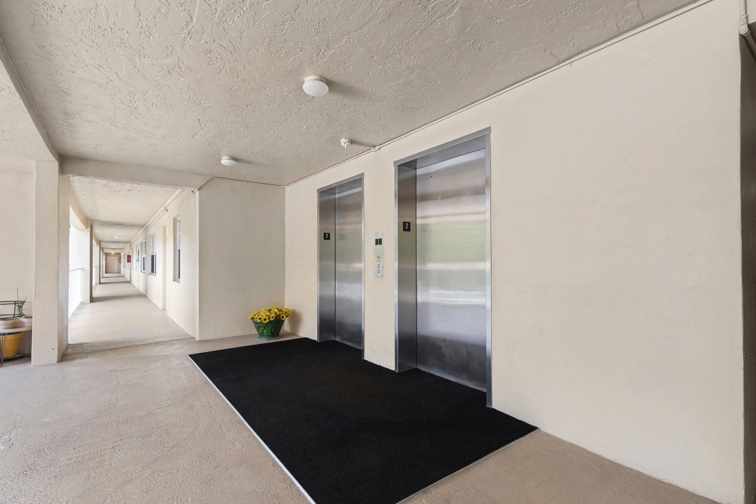 NO 123 PALM-AIRE COUNTRY CLUB - Residential
