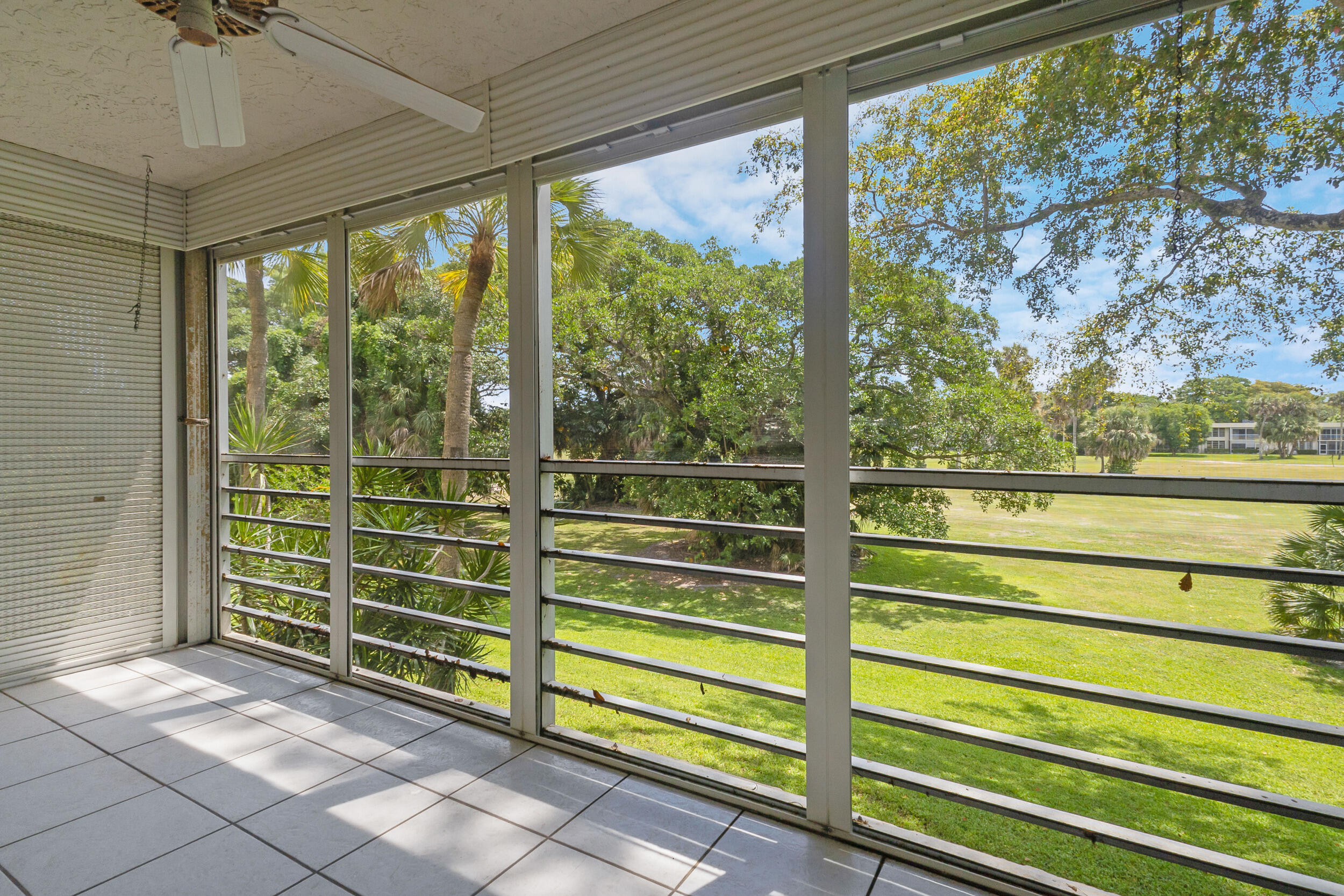 NO 123 PALM-AIRE COUNTRY CLUB - Residential