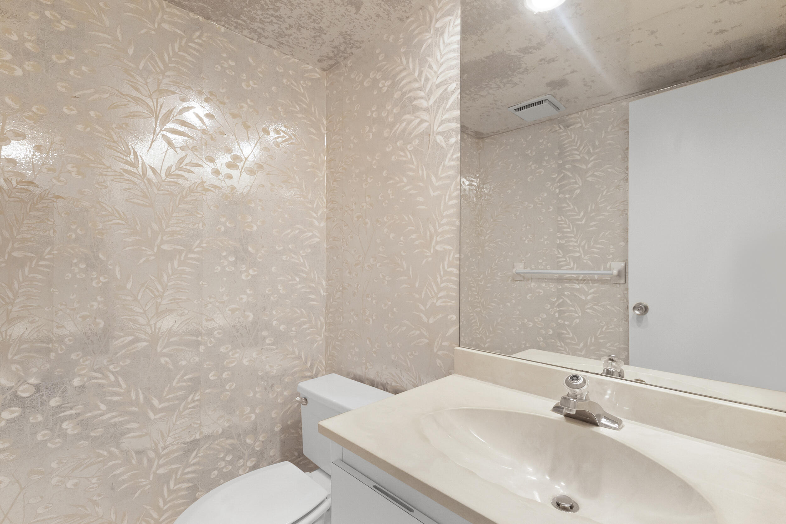 NO 123 PALM-AIRE COUNTRY CLUB - Residential