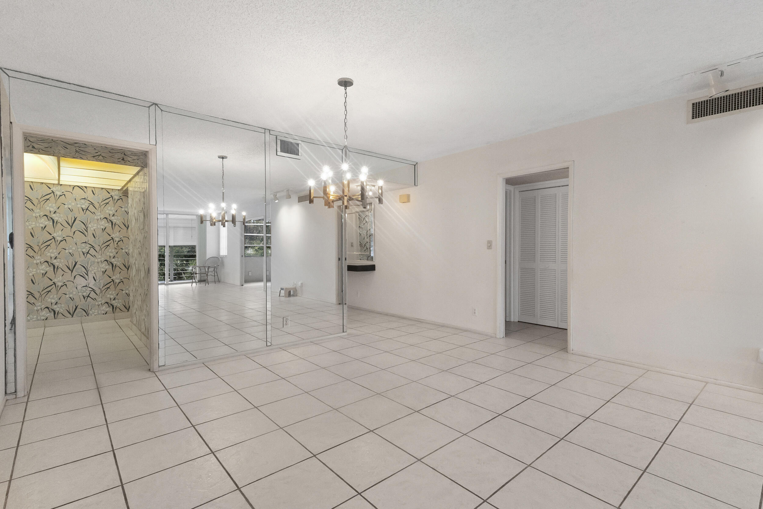 NO 123 PALM-AIRE COUNTRY CLUB - Residential