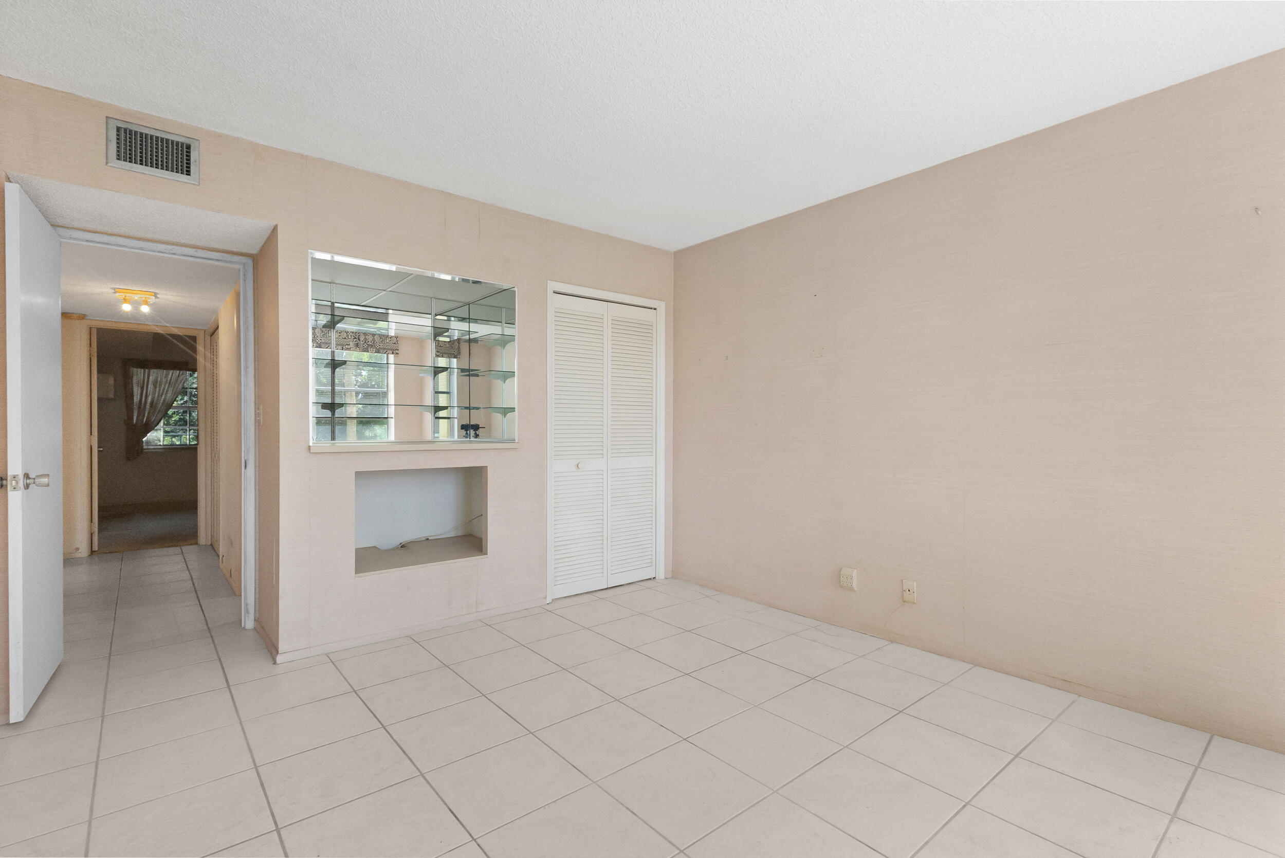 NO 123 PALM-AIRE COUNTRY CLUB - Residential