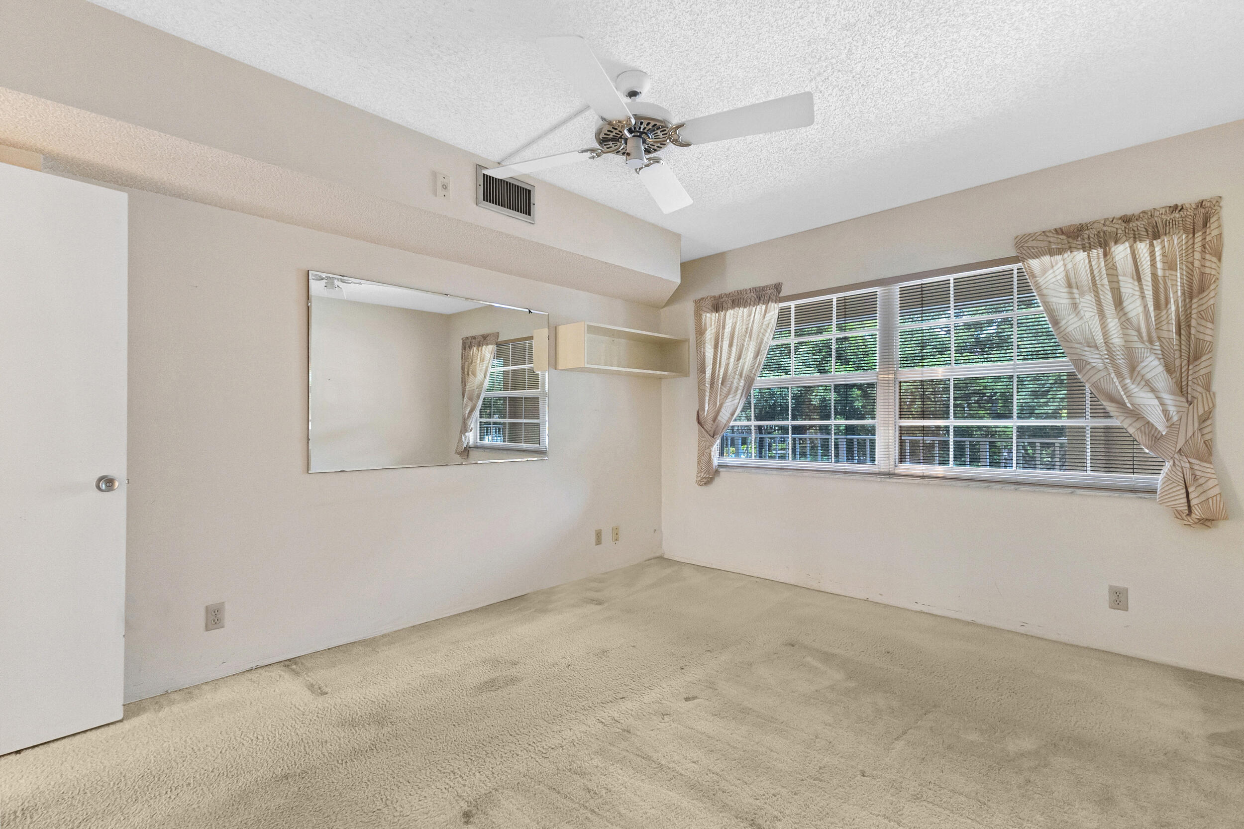 NO 123 PALM-AIRE COUNTRY CLUB - Residential