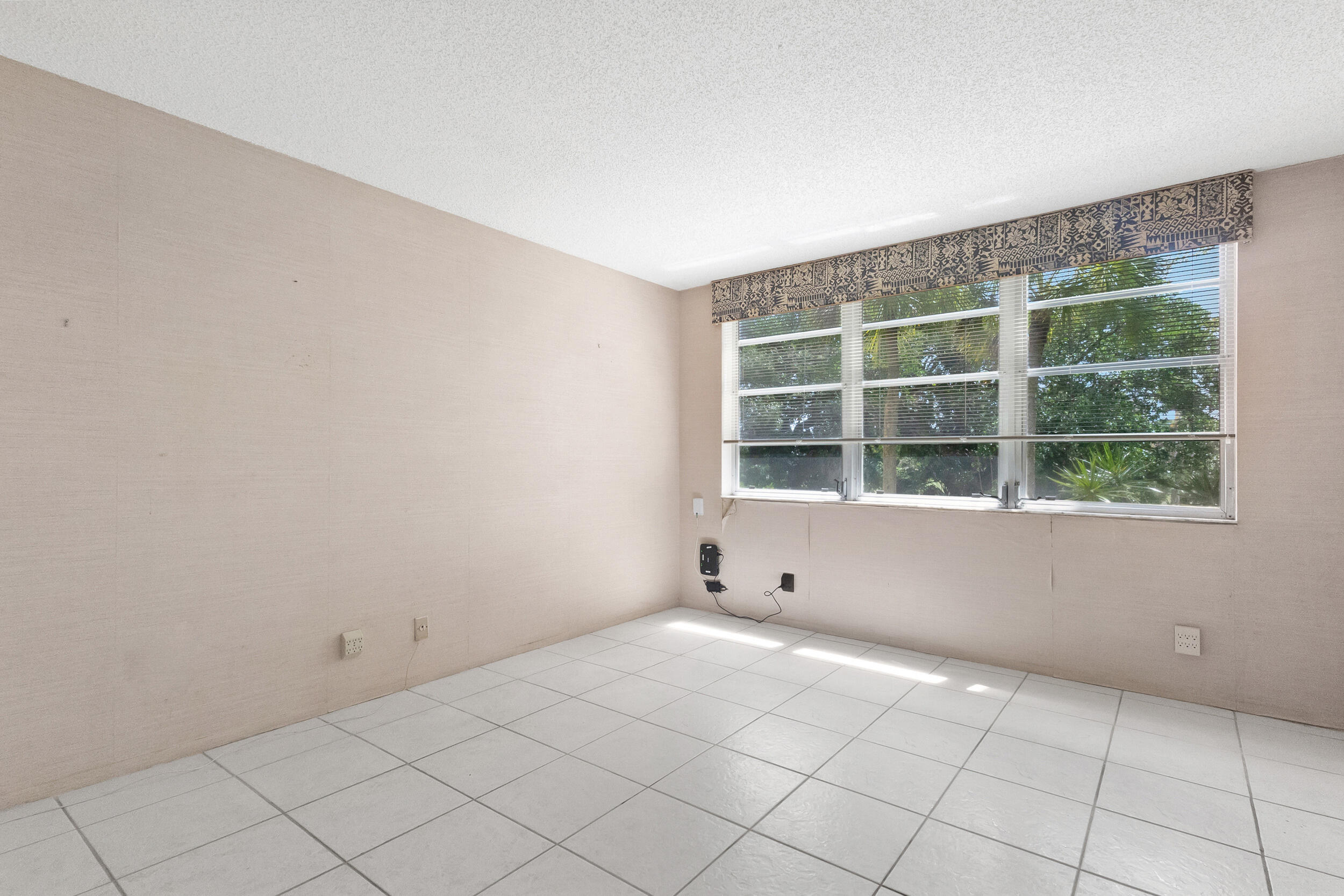 NO 123 PALM-AIRE COUNTRY CLUB - Residential