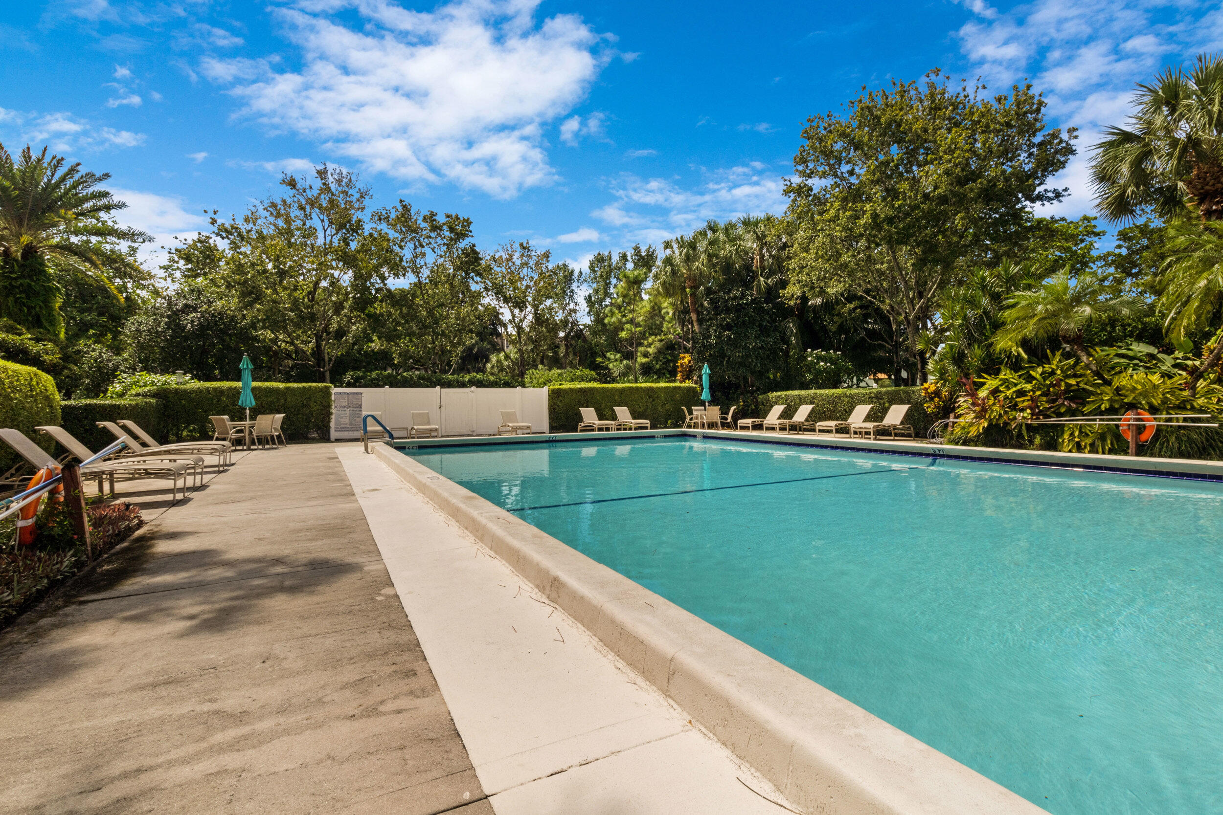 NO 123 PALM-AIRE COUNTRY CLUB - Residential