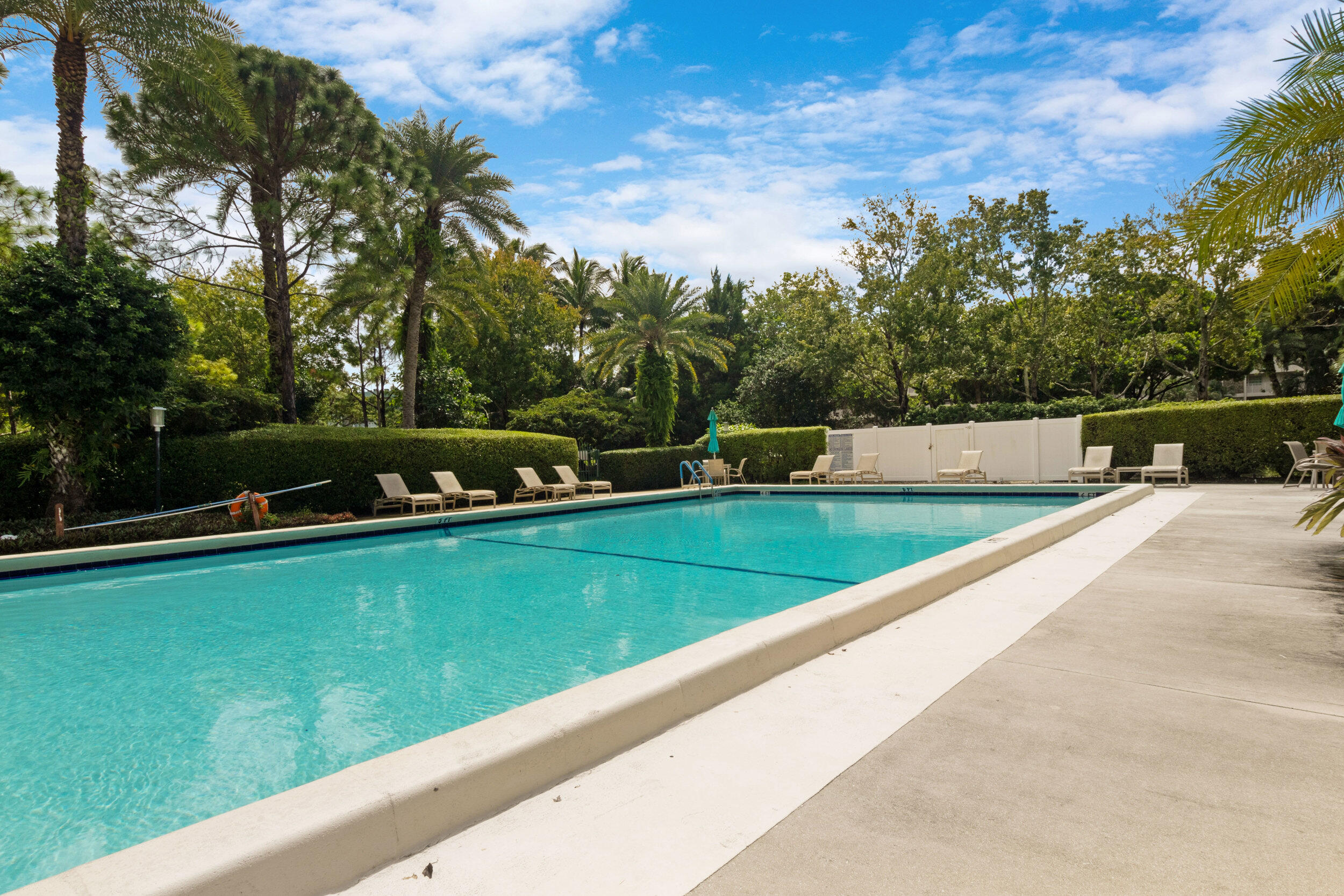 NO 123 PALM-AIRE COUNTRY CLUB - Residential