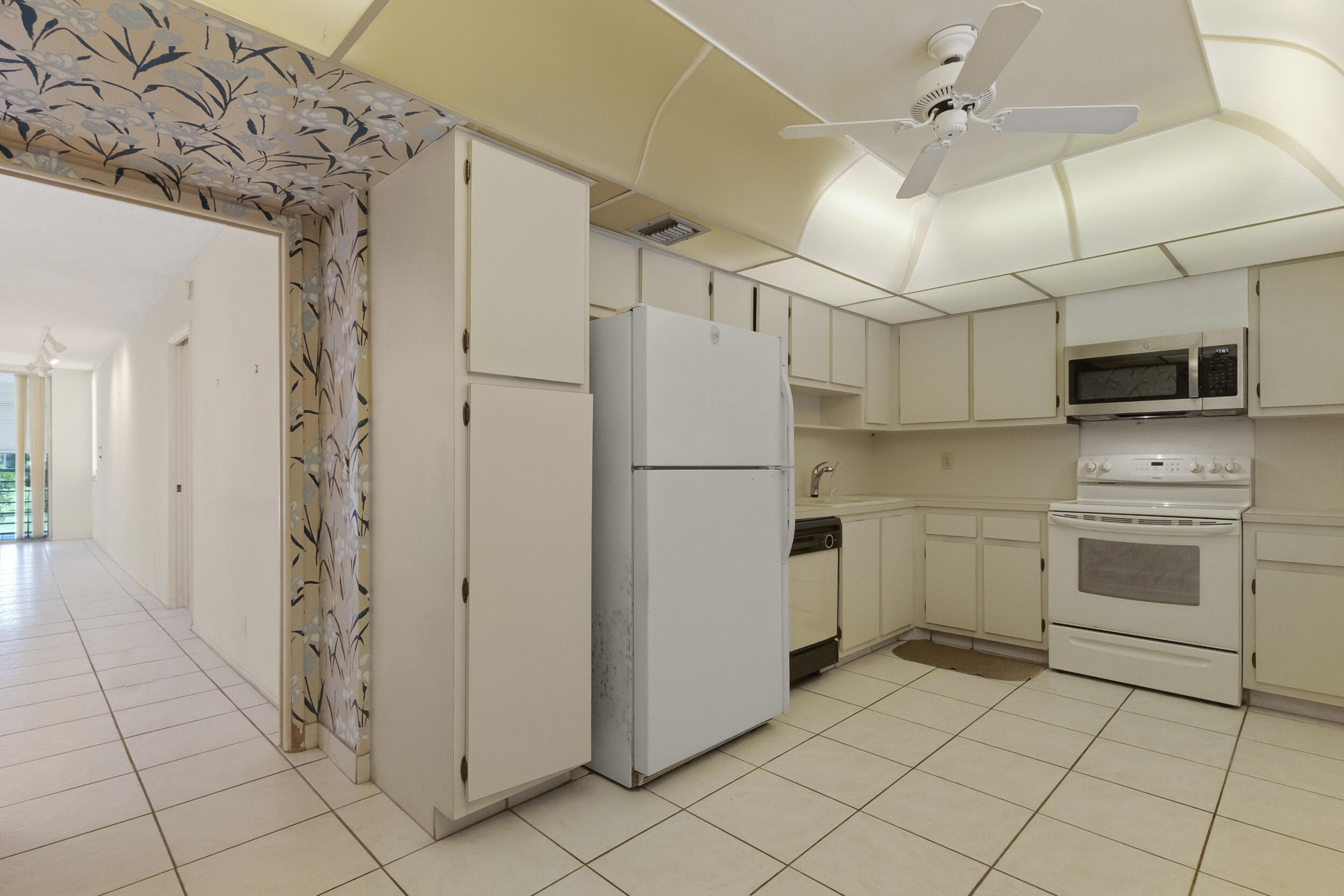NO 123 PALM-AIRE COUNTRY CLUB - Residential