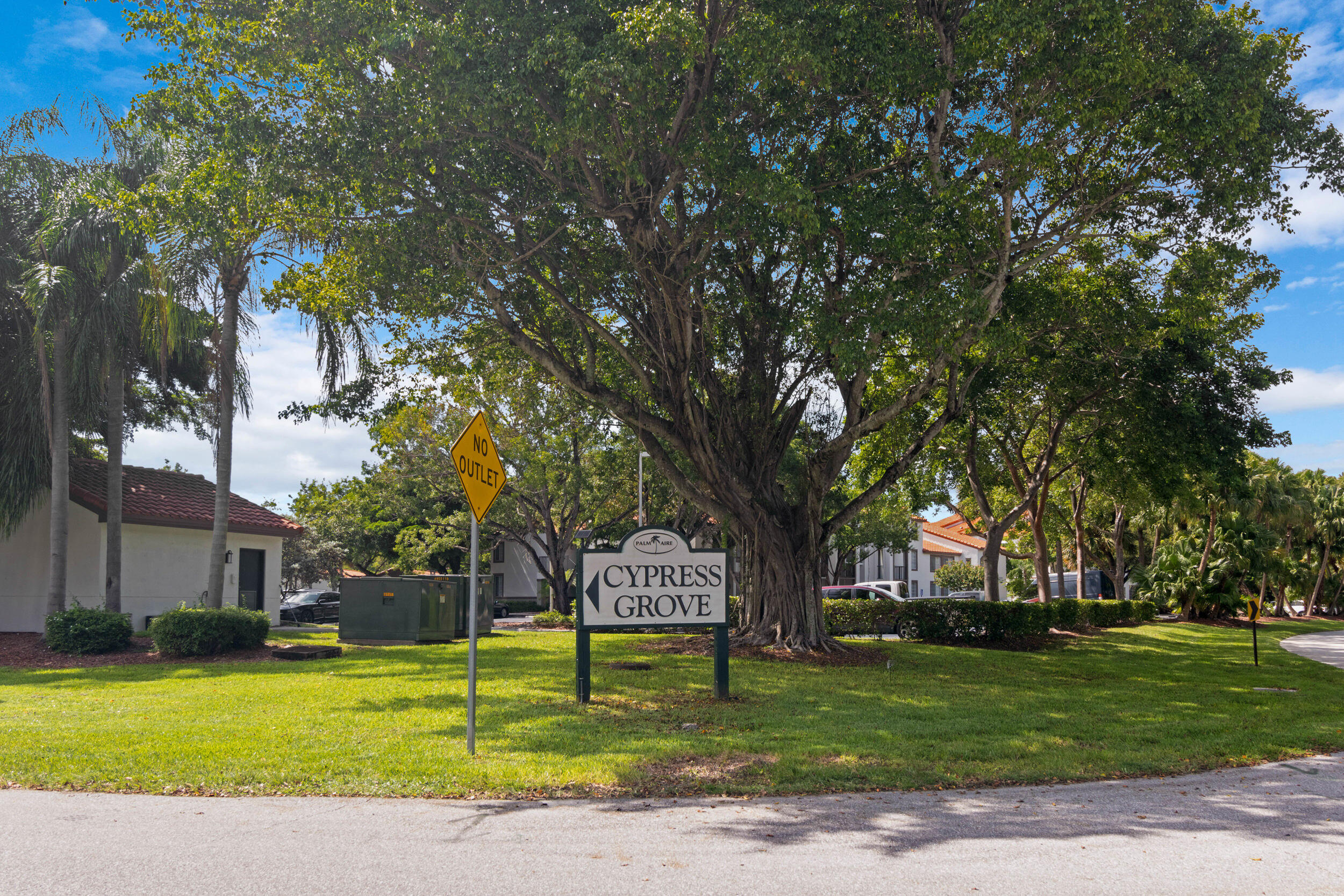 NO 123 PALM-AIRE COUNTRY CLUB - Residential