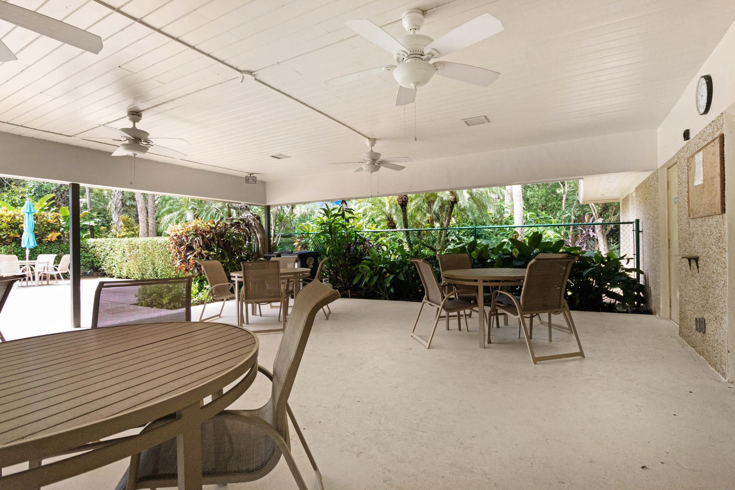 NO 123 PALM-AIRE COUNTRY CLUB - Residential