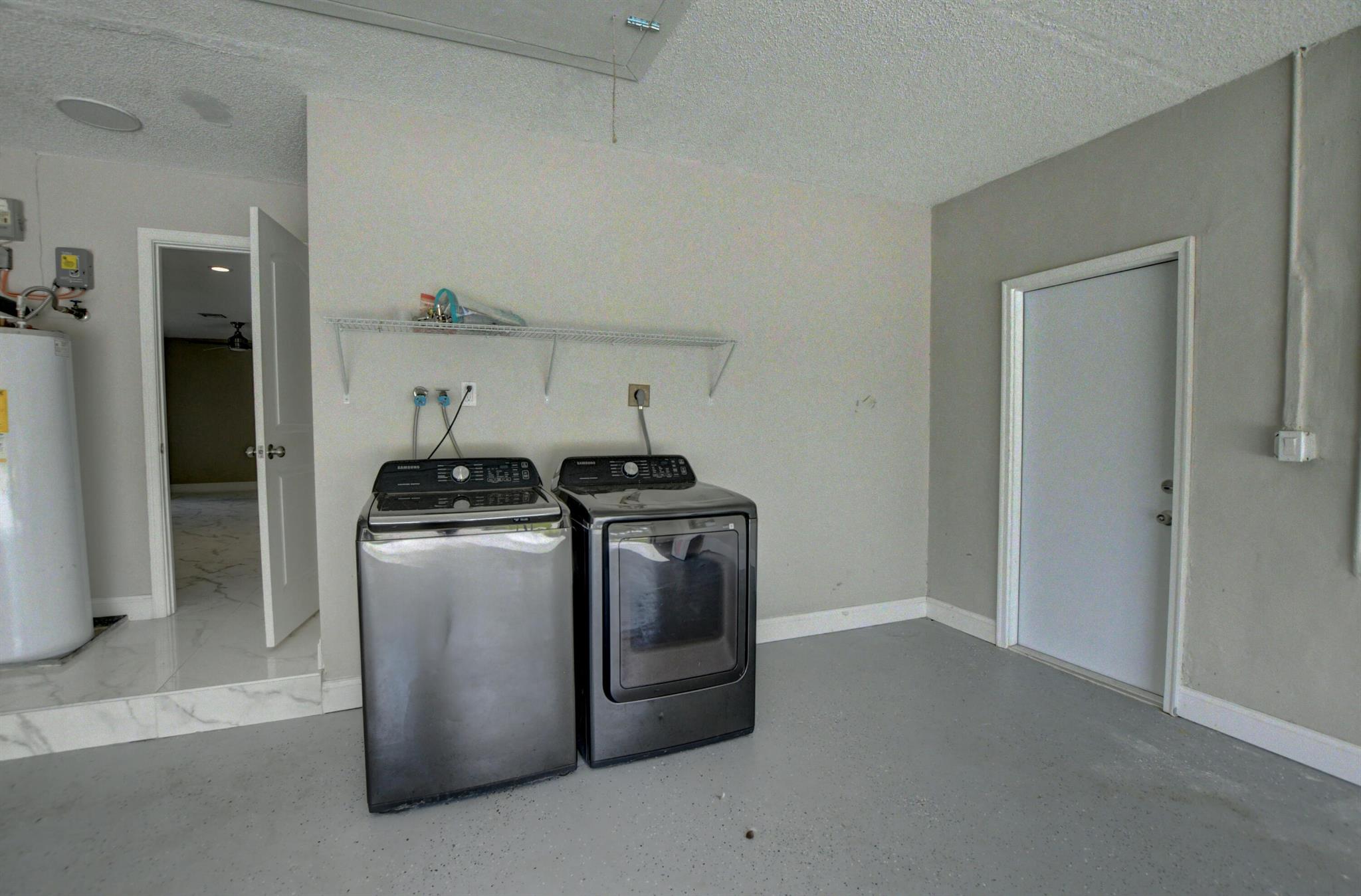 SABAL PARK - Residential