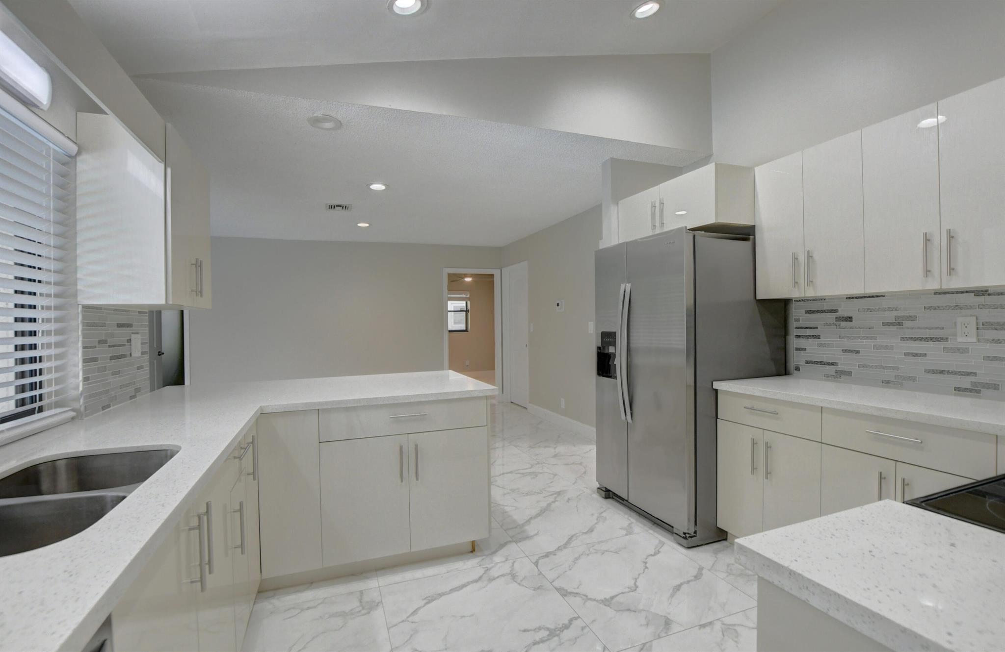 SABAL PARK - Residential