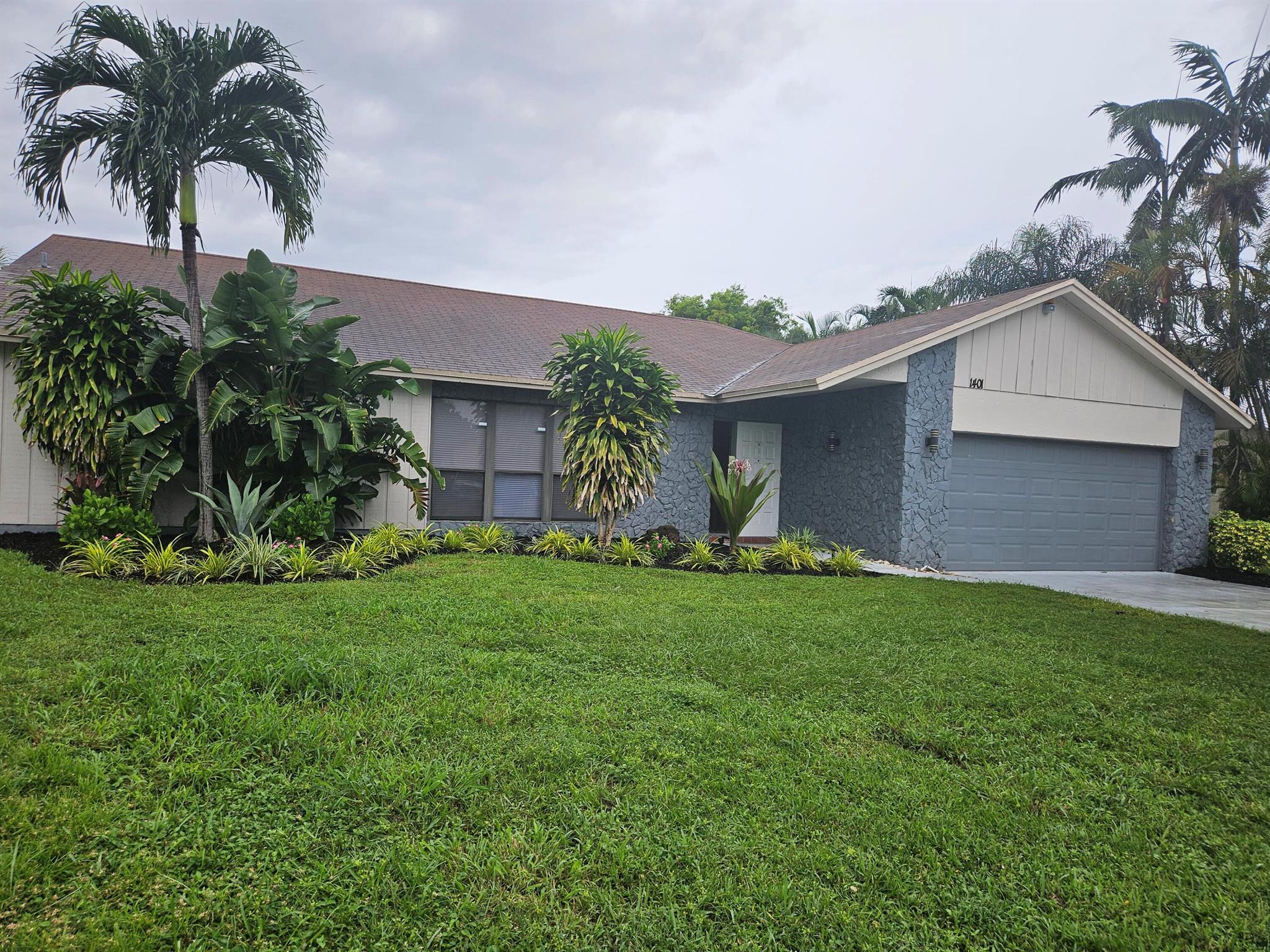 SABAL PARK - Residential