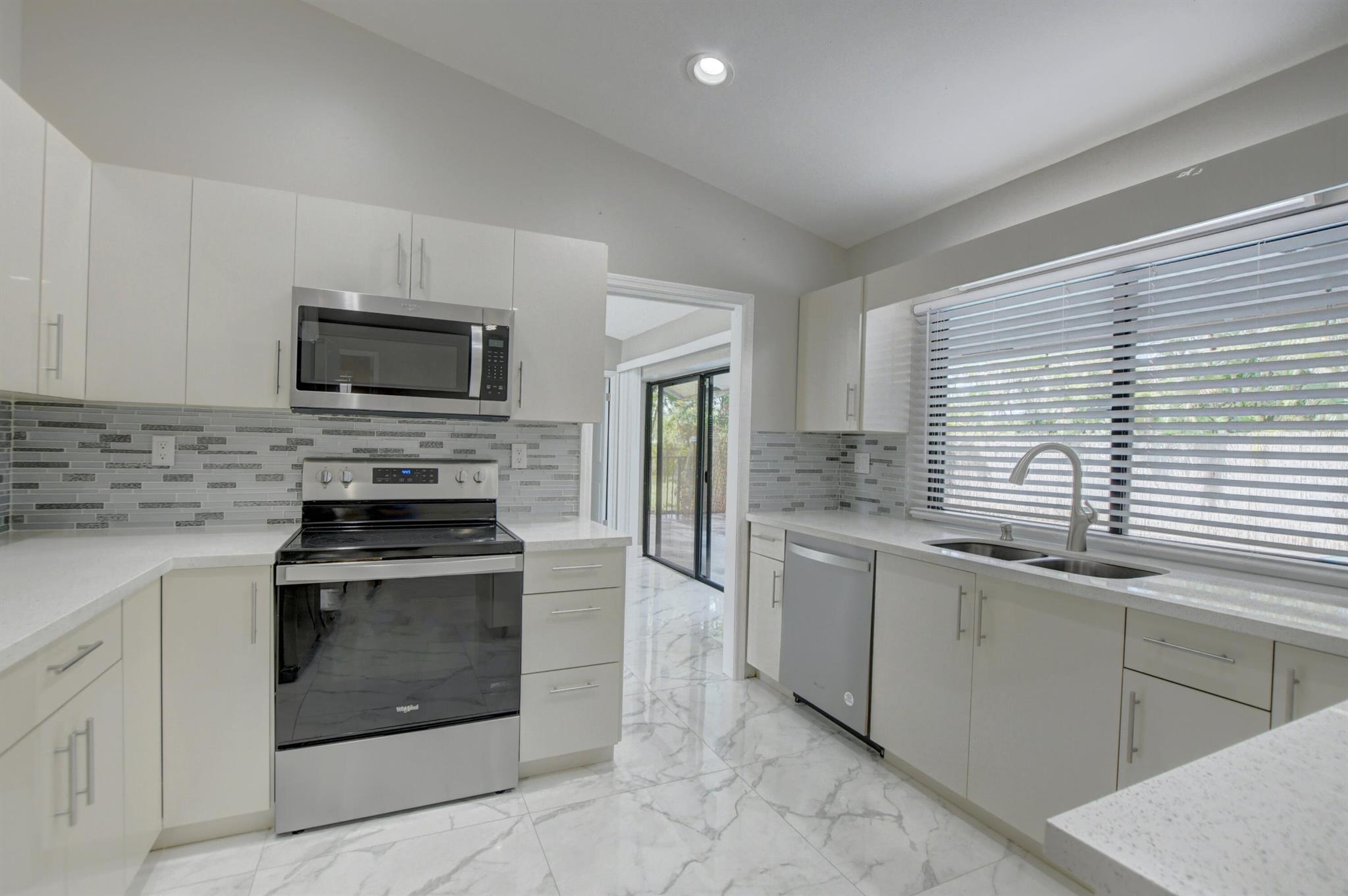 SABAL PARK - Residential